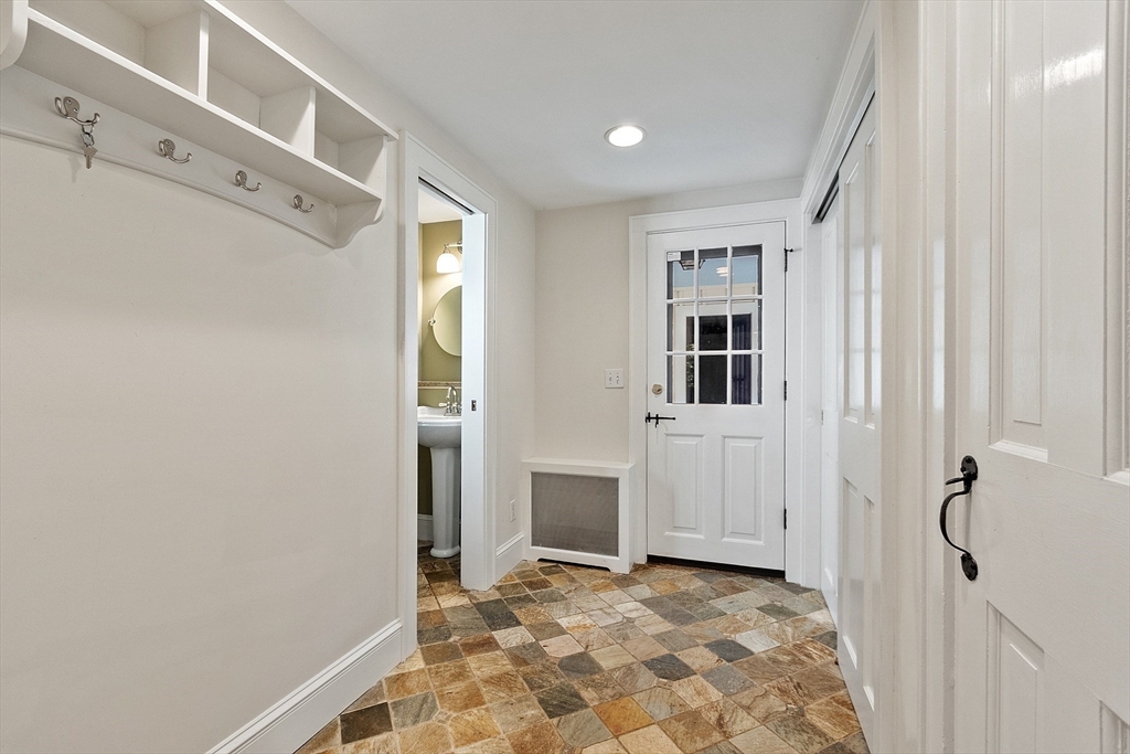 Harvard, Massachusetts, 01451, United States, 4 Bedrooms Bedrooms, ,3 BathroomsBathrooms,Residential,For Sale,1895832