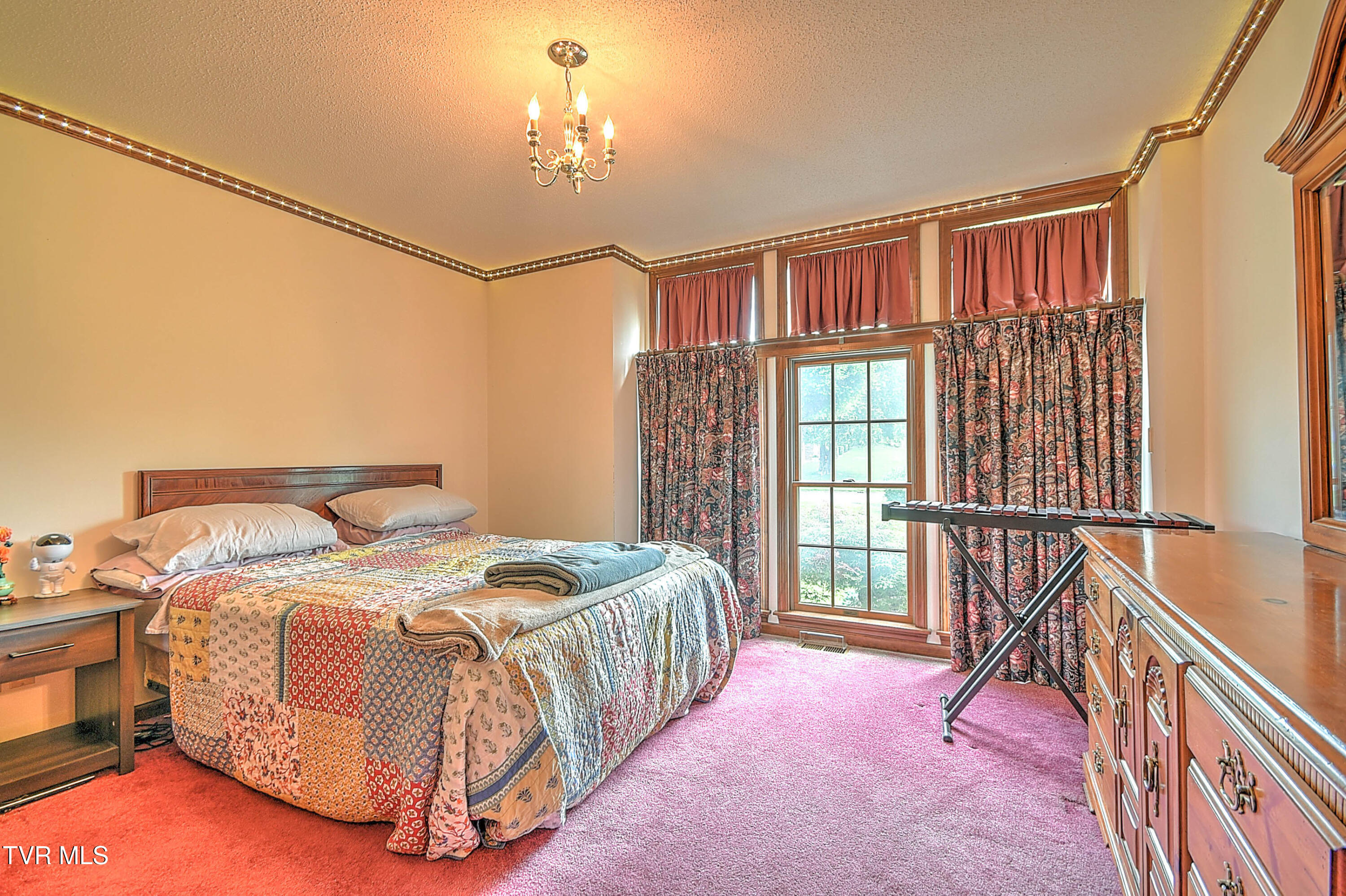 Greeneville, Tennessee, 37745, United States, 4 Bedrooms Bedrooms, ,4 BathroomsBathrooms,Residential,For Sale,1899304