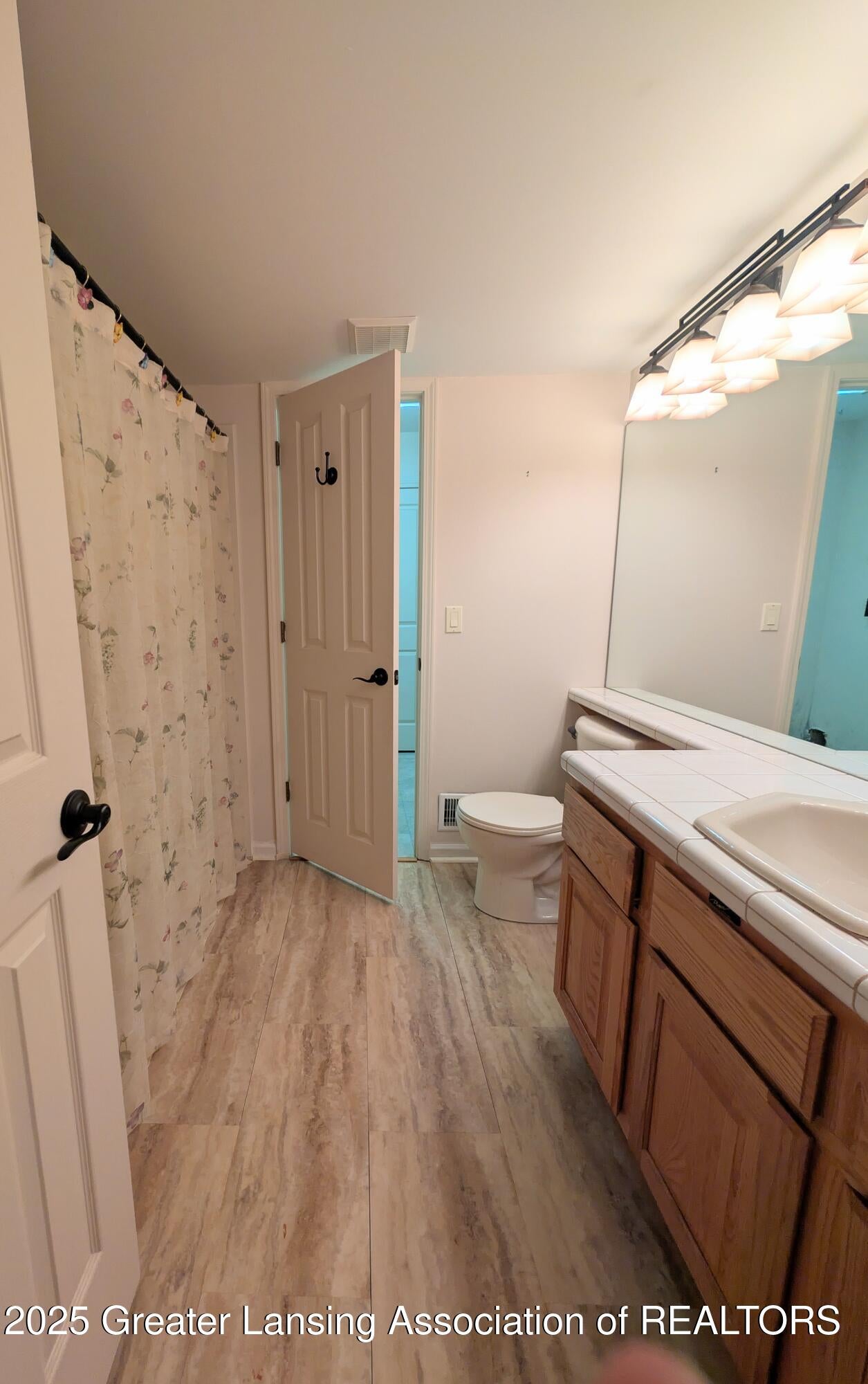 Haslett, Michigan, 48840, United States, 4 Bedrooms Bedrooms, ,4 BathroomsBathrooms,Residential,For Sale,1988994