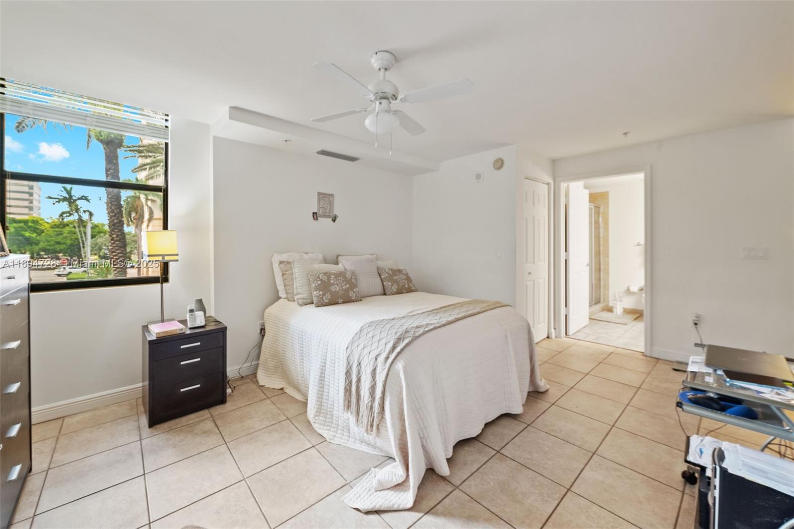 Coral Gables, Florida, 33134, United States, 1 Bedroom Bedrooms, ,2 BathroomsBathrooms,Residential,For Sale,1963892