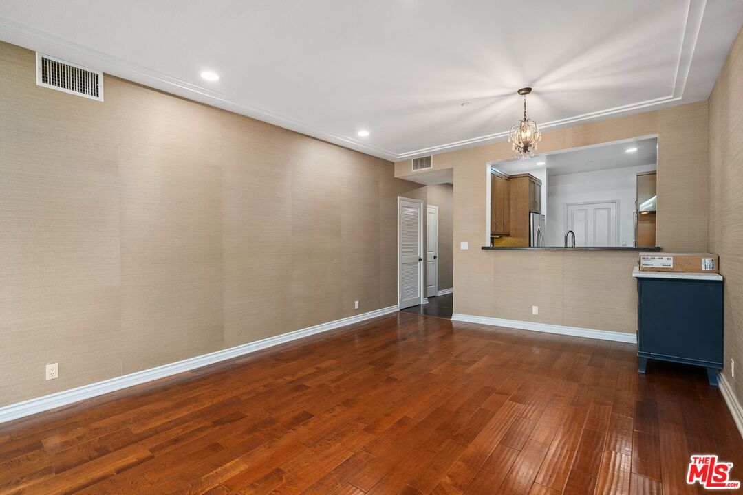 West Hollywood, California, 90048, United States, 2 Bedrooms Bedrooms, ,3 BathroomsBathrooms,Residential,For Sale,1762053