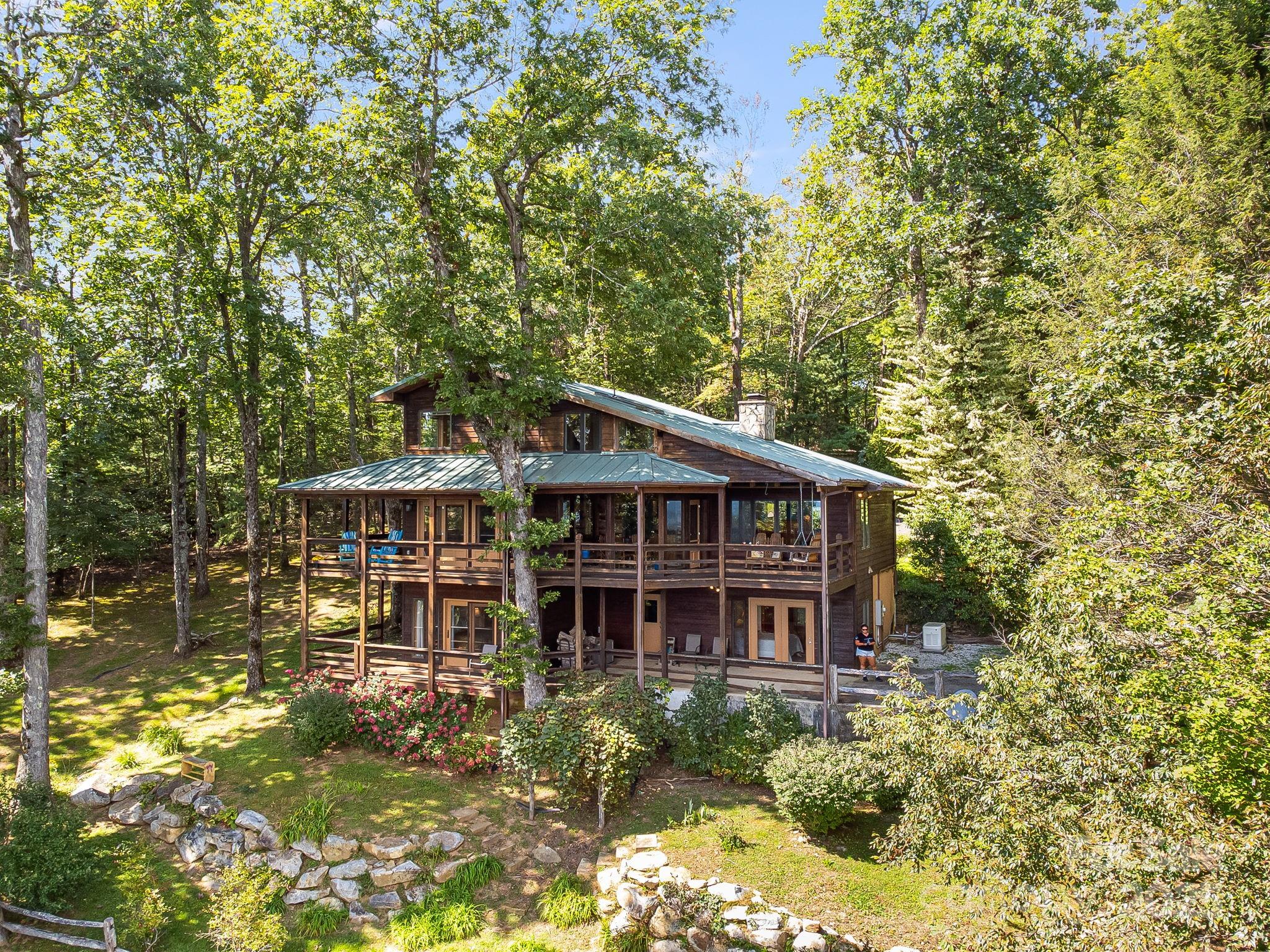 Little Switzerland, North Carolina, 28752, United States, 3 Bedrooms Bedrooms, ,3 BathroomsBathrooms,Residential,For Sale,1949808