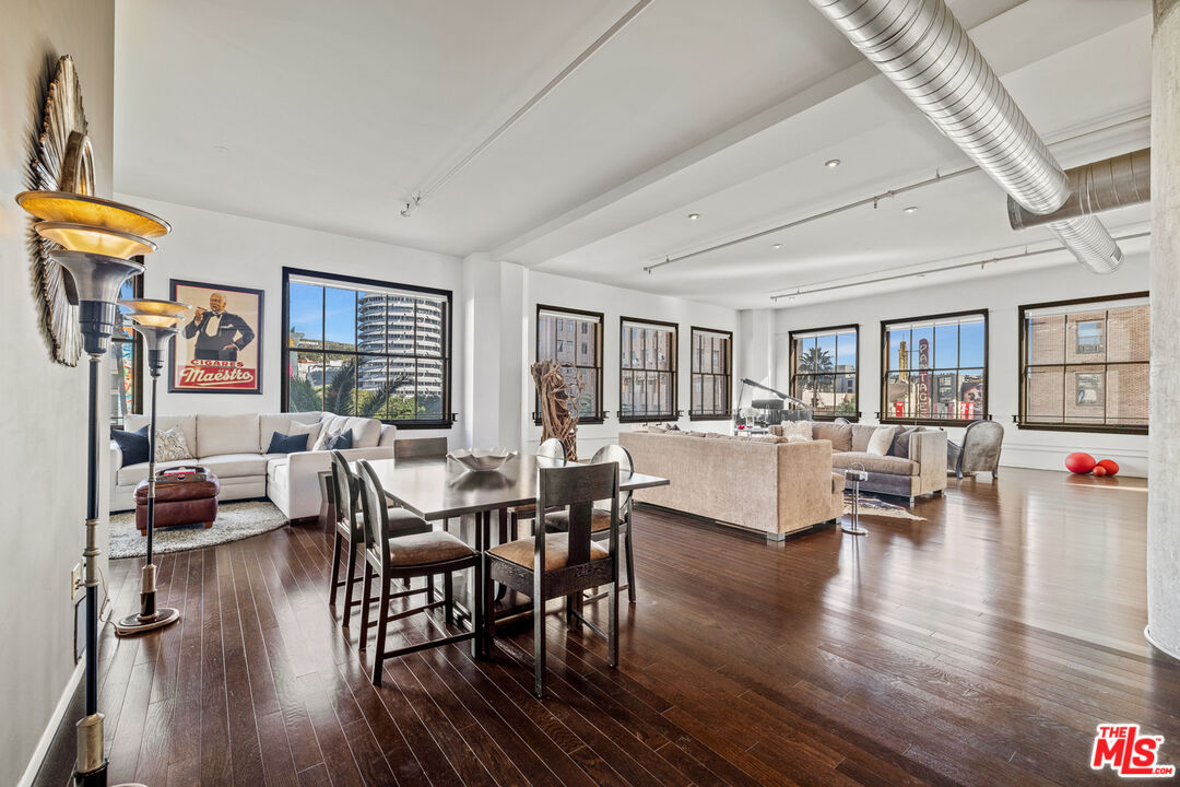 Los Angeles, California, 90028, United States, 2 Bedrooms Bedrooms, ,2 BathroomsBathrooms,Residential,For Sale,1827936