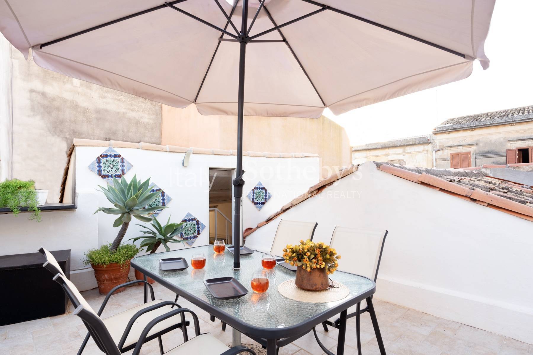  Elegant townhouse with terrace in the heart of Noto - 物件實景