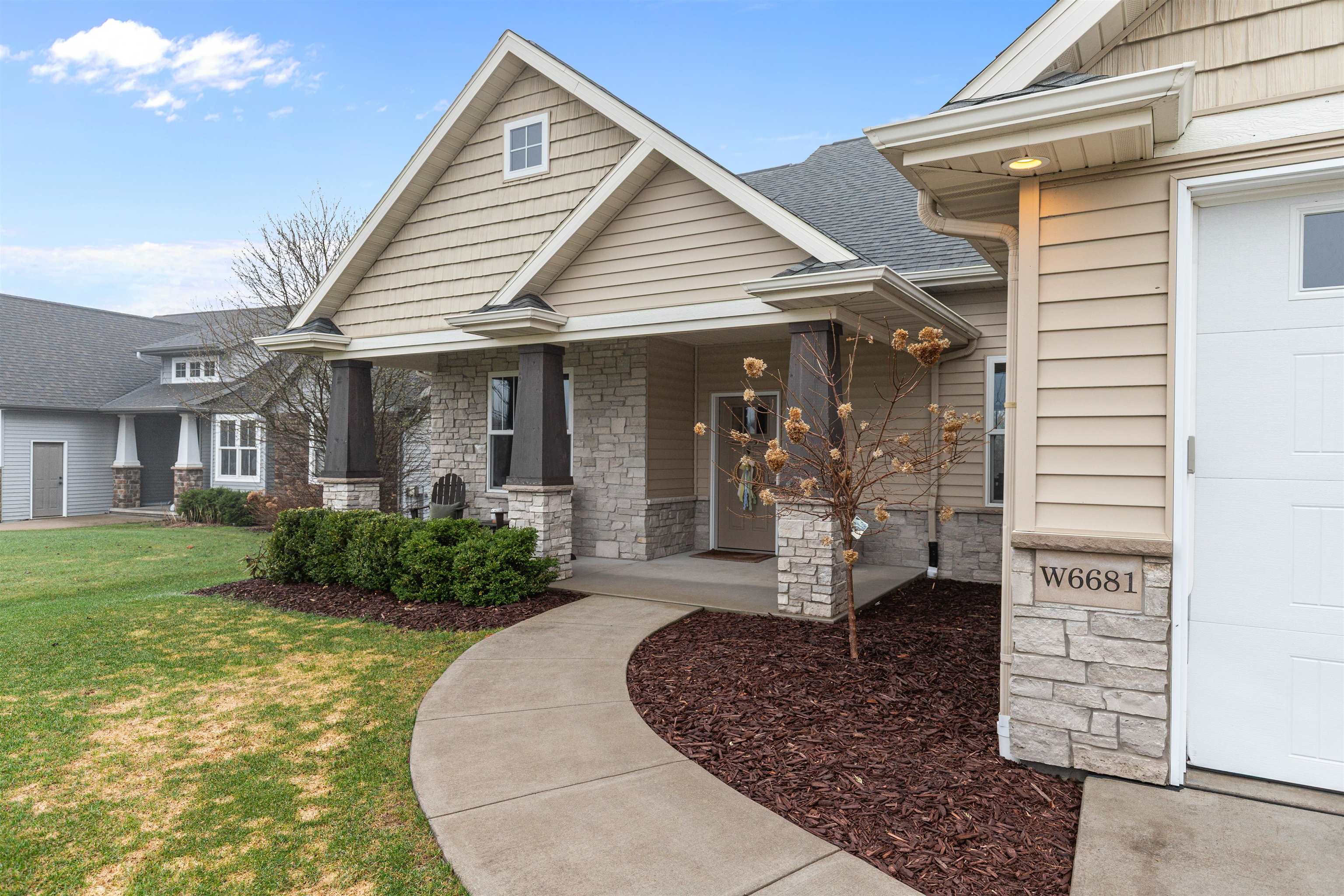 Greenville, Wisconsin, 54942-8126, United States, 6 Bedrooms Bedrooms, ,5 BathroomsBathrooms,Residential,For Sale,2040409