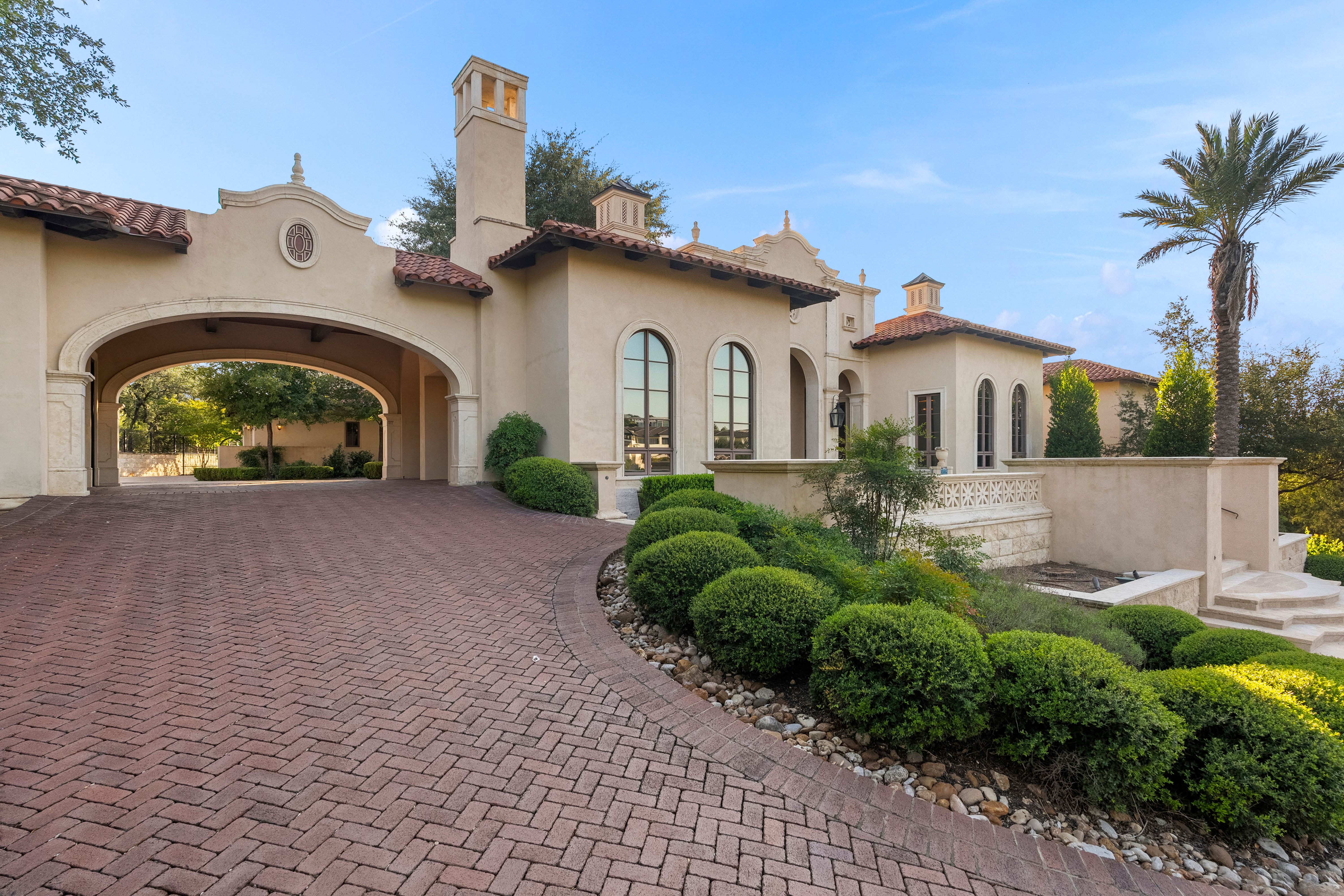  Mediterranean Style Estate in The Dominion - 物件實景