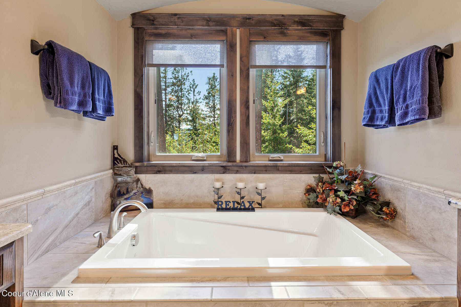Coeur d'Alene, Idaho, 83814, United States, 5 Bedrooms Bedrooms, ,5 BathroomsBathrooms,Residential,For Sale,1763512