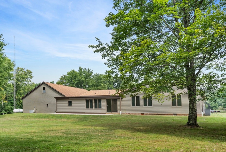 Oakland Twp, Pennsylvania, 16025, United States, 4 Bedrooms Bedrooms, ,4 BathroomsBathrooms,Residential,For Sale,1912471