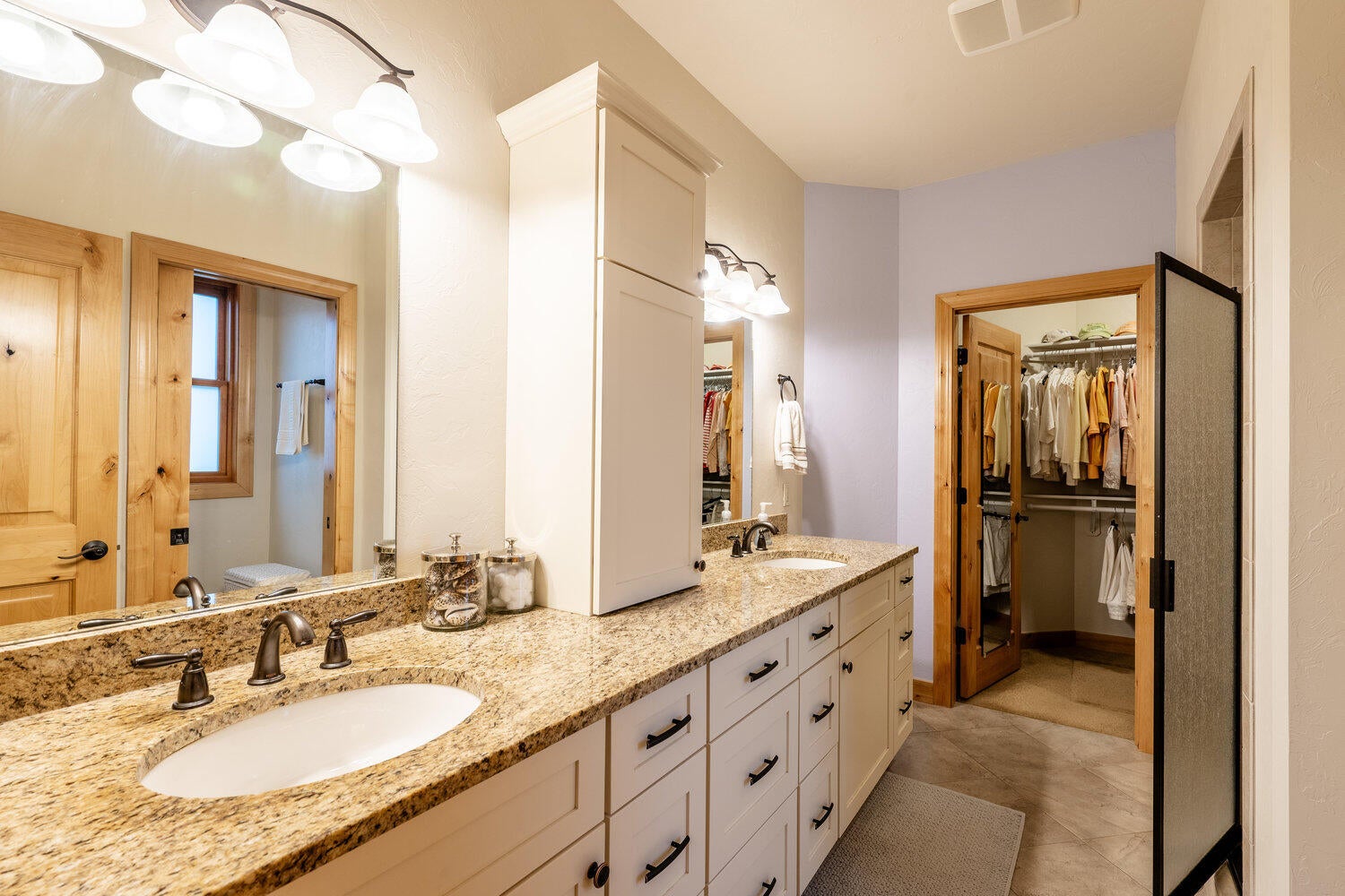 Sheridan, Wyoming, 82801, United States, 2 Bedrooms Bedrooms, ,2 BathroomsBathrooms,Residential,For Sale,2006254