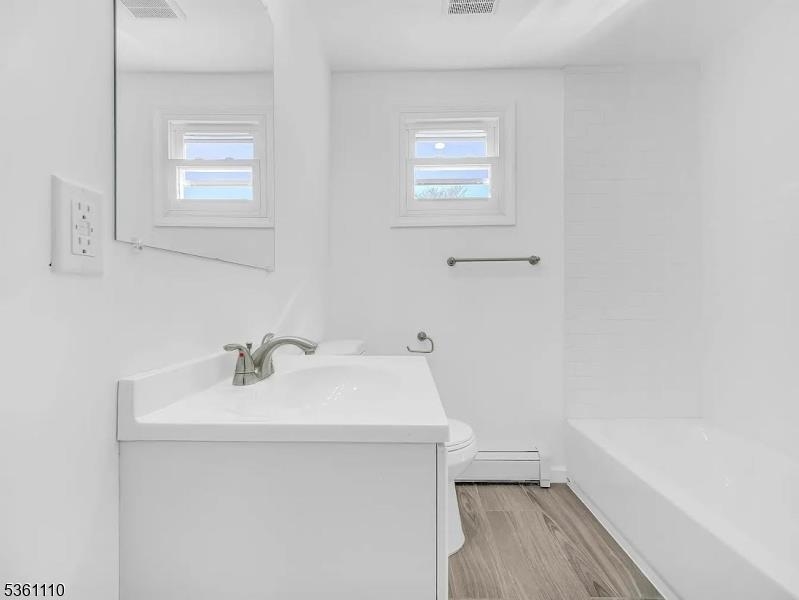 Jersey City, New Jersey, 07305, United States, 4 Bedrooms Bedrooms, ,2 BathroomsBathrooms,Residential,For Sale,1917013