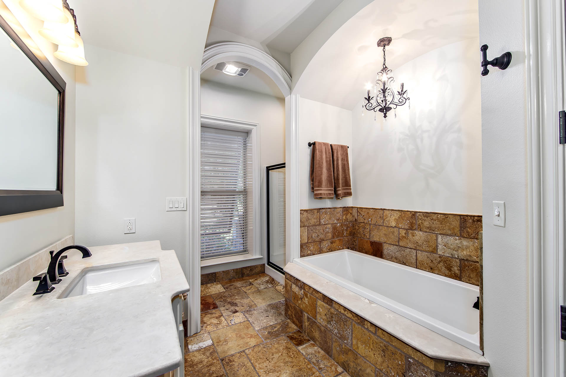 Houma, Louisiana, 70360, United States, 3 Bedrooms Bedrooms, ,4 BathroomsBathrooms,Residential,For Sale,2000974