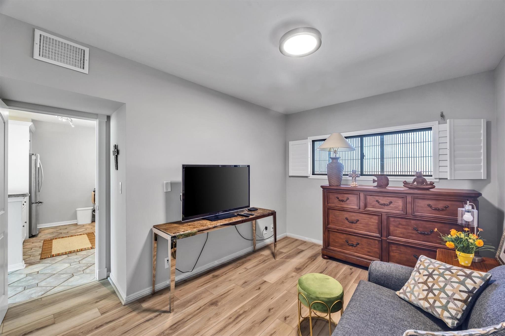 Galveston, Texas, 77550, United States, 2 Bedrooms Bedrooms, ,2 BathroomsBathrooms,Residential,For Sale,1827933