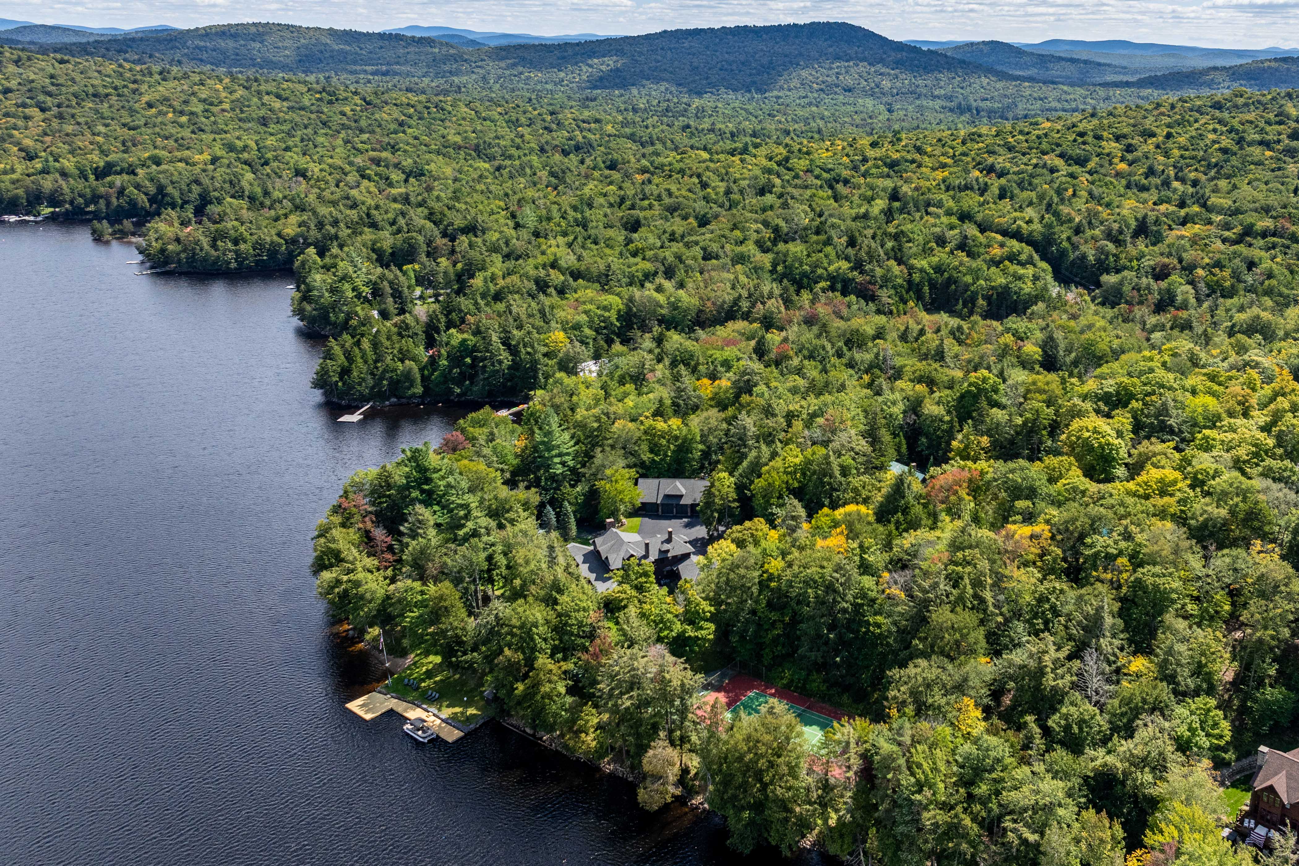  Extraordinary Historic Home on Big Moose Lake - 物件實景