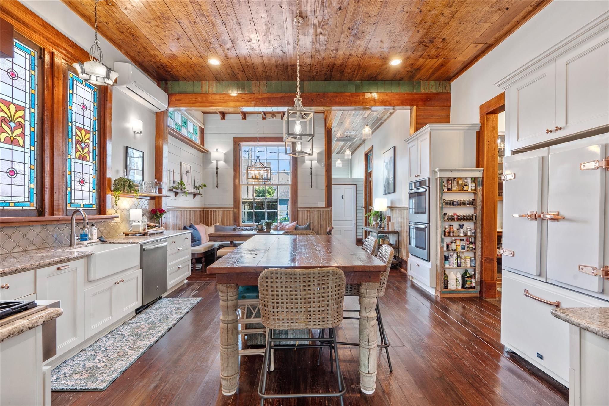 Galveston, Texas, 77550, United States, 4 Bedrooms Bedrooms, ,4 BathroomsBathrooms,Residential,For Sale,1934490
