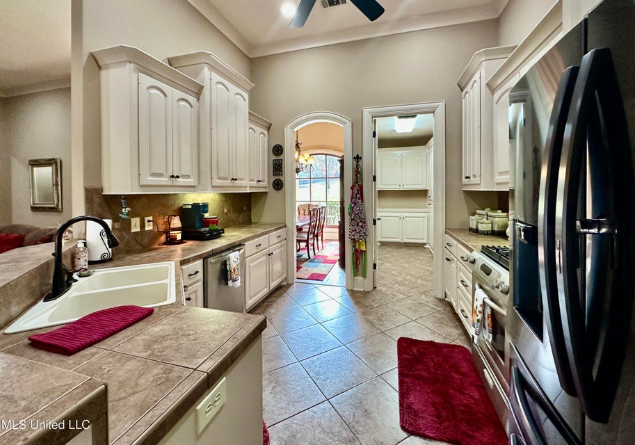 Clinton, Mississippi, 39056, United States, 4 Bedrooms Bedrooms, ,3 BathroomsBathrooms,Residential,For Sale,1998681