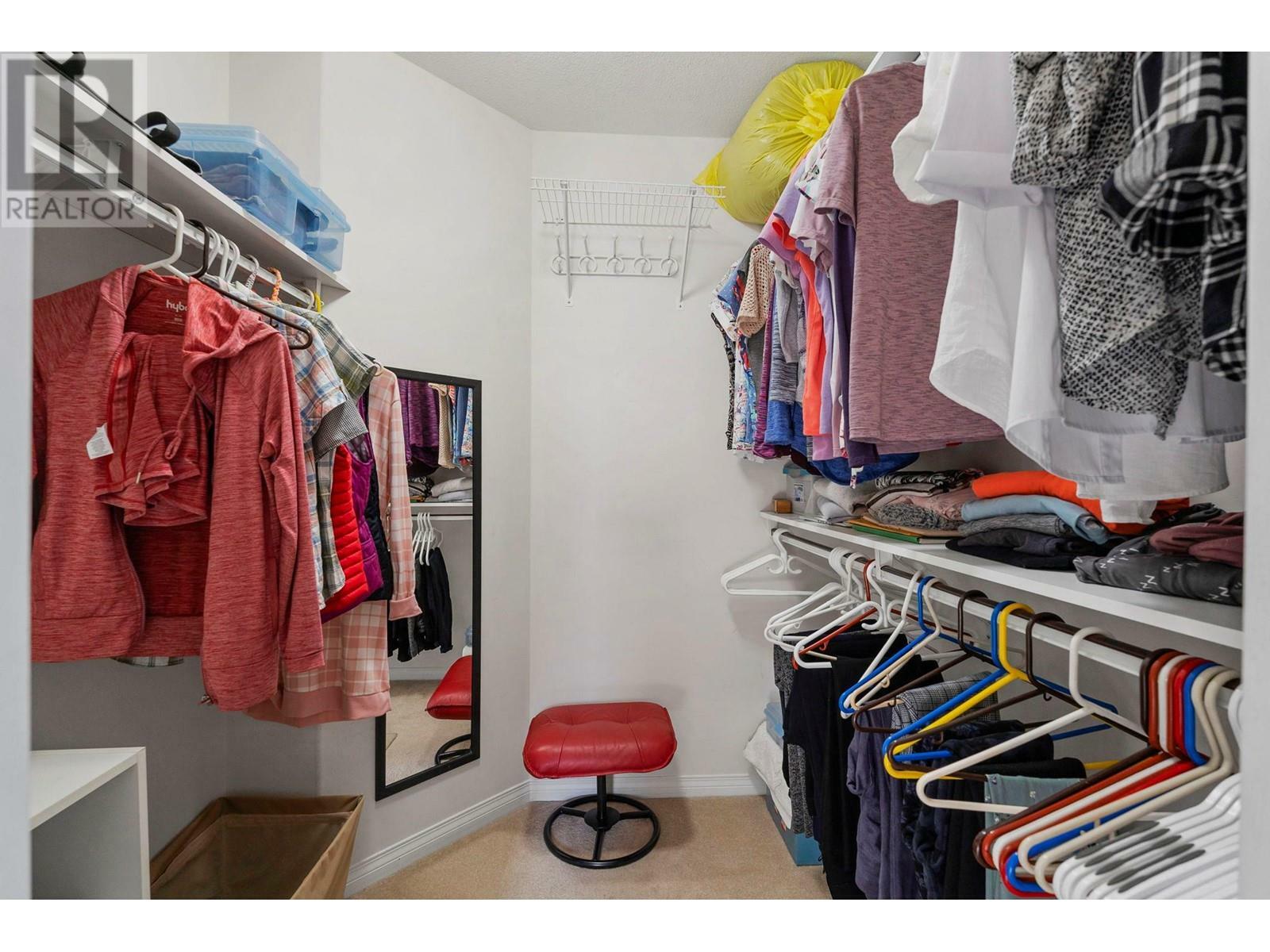 KELOWNA, British Columbia, V1V 1Z4, CA, 2 Bedrooms Bedrooms, ,2 BathroomsBathrooms,Residential,For Sale,1960931