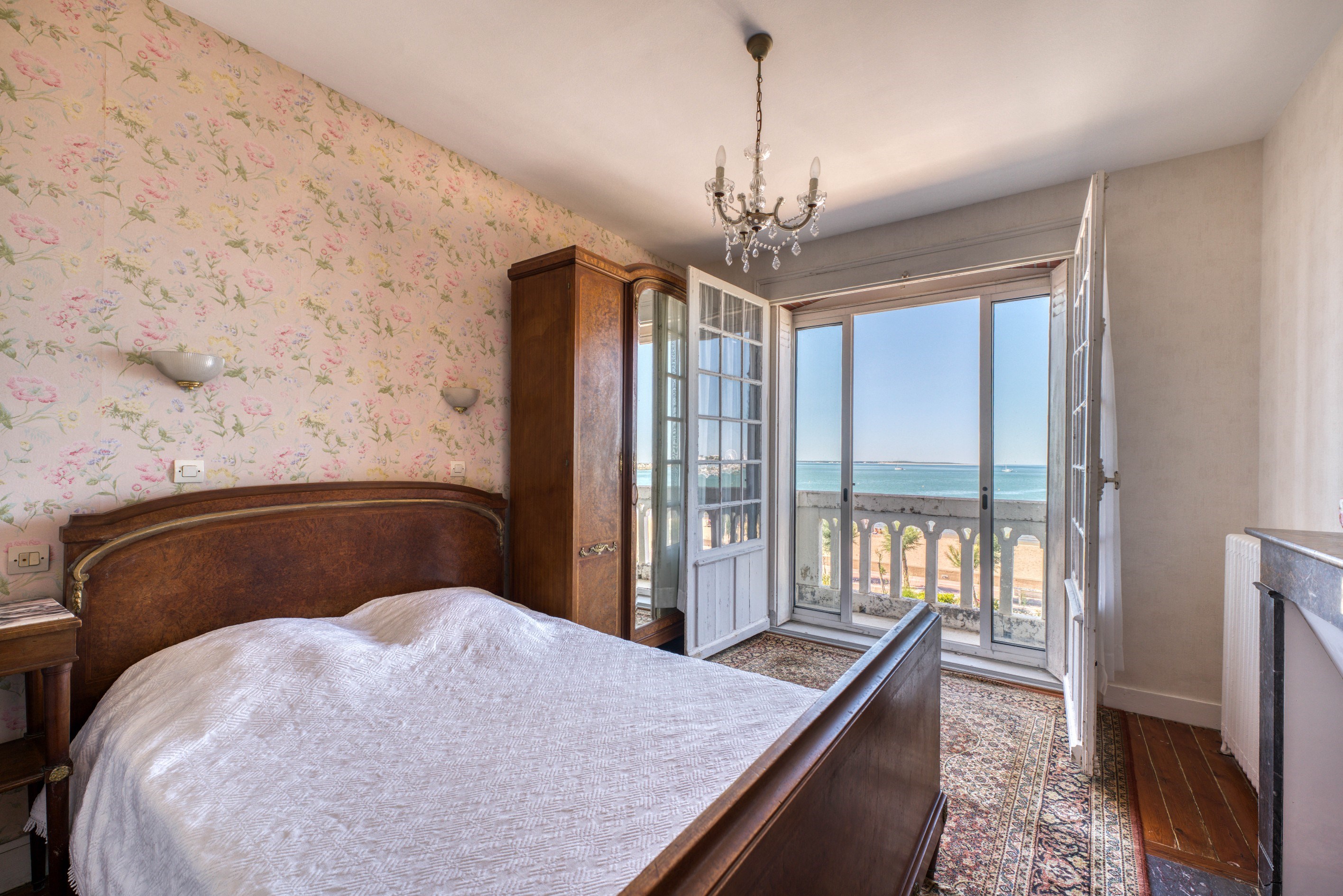  EXCEPTIONAL BELLE ÉPOQUE RESIDENCE ON THE WATERFRONT ROYAN - 物件實景