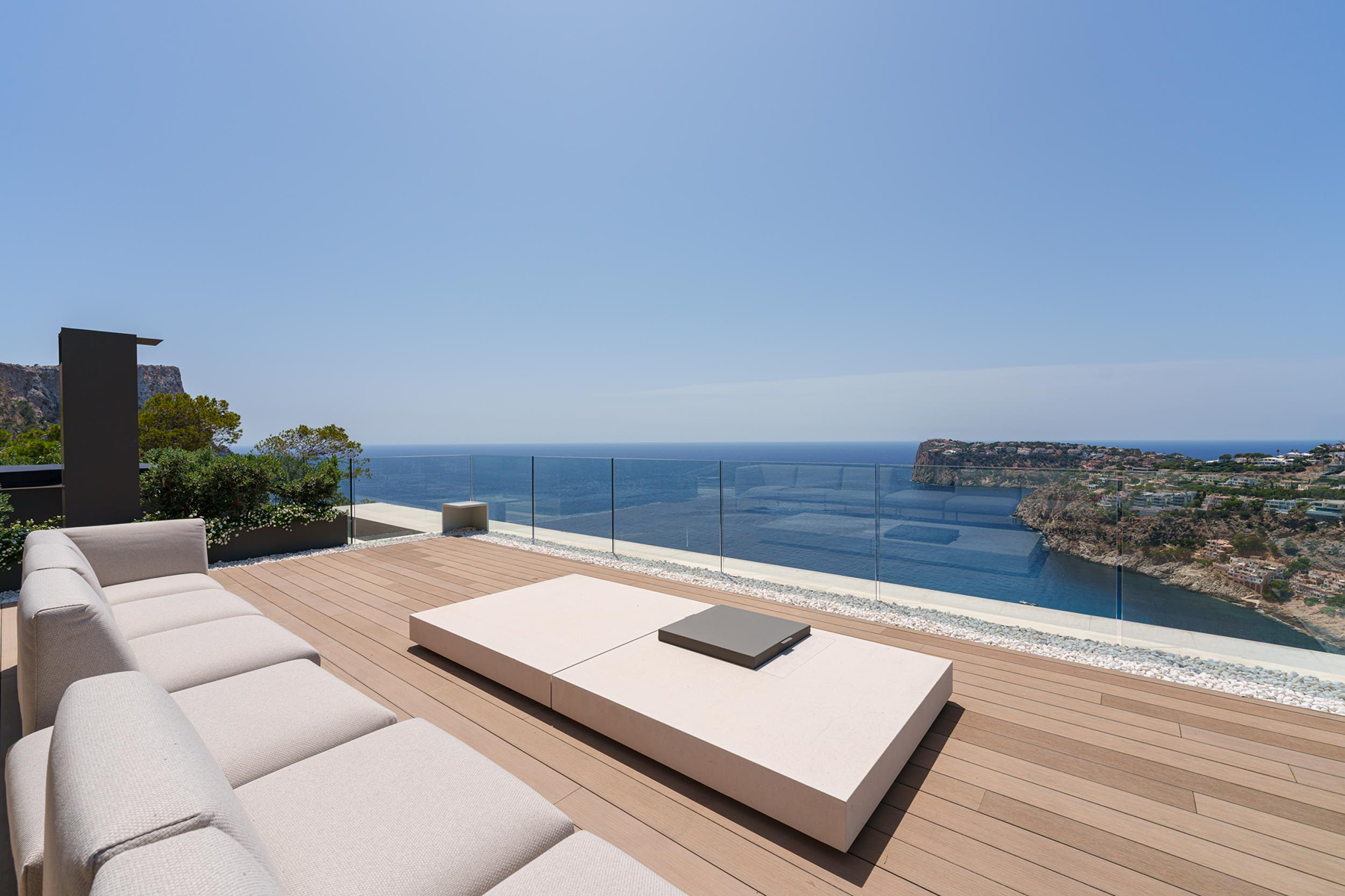  Newly built villa with sea views in Port d
