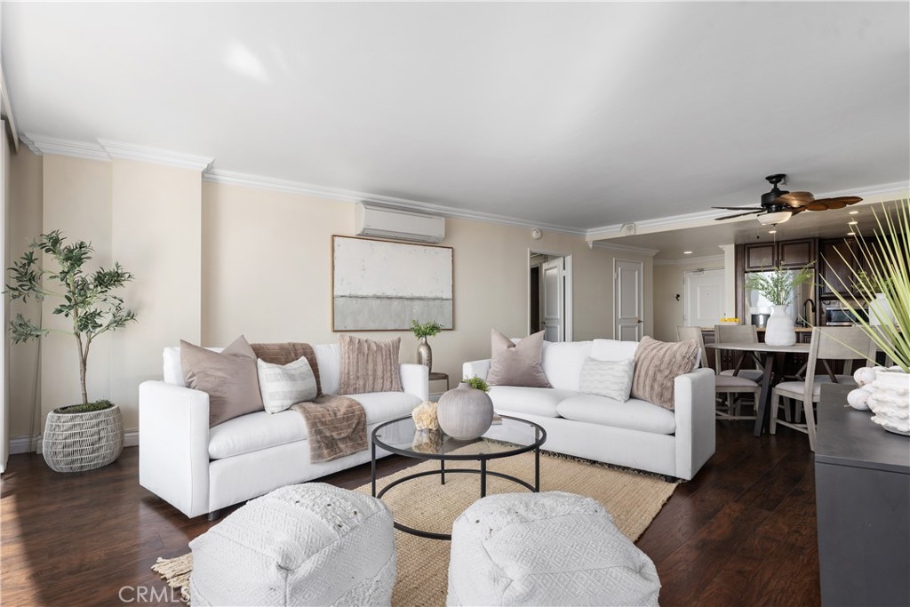 Long Beach, California, 90802, United States, 3 Bedrooms Bedrooms, ,2 BathroomsBathrooms,Residential,For Sale,1989203