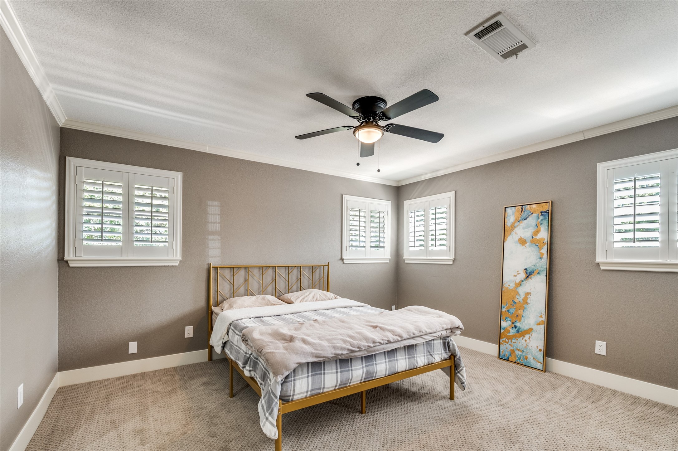 Arlington, Texas, 76017, United States, 3 Bedrooms Bedrooms, ,4 BathroomsBathrooms,Residential,For Sale,1934501