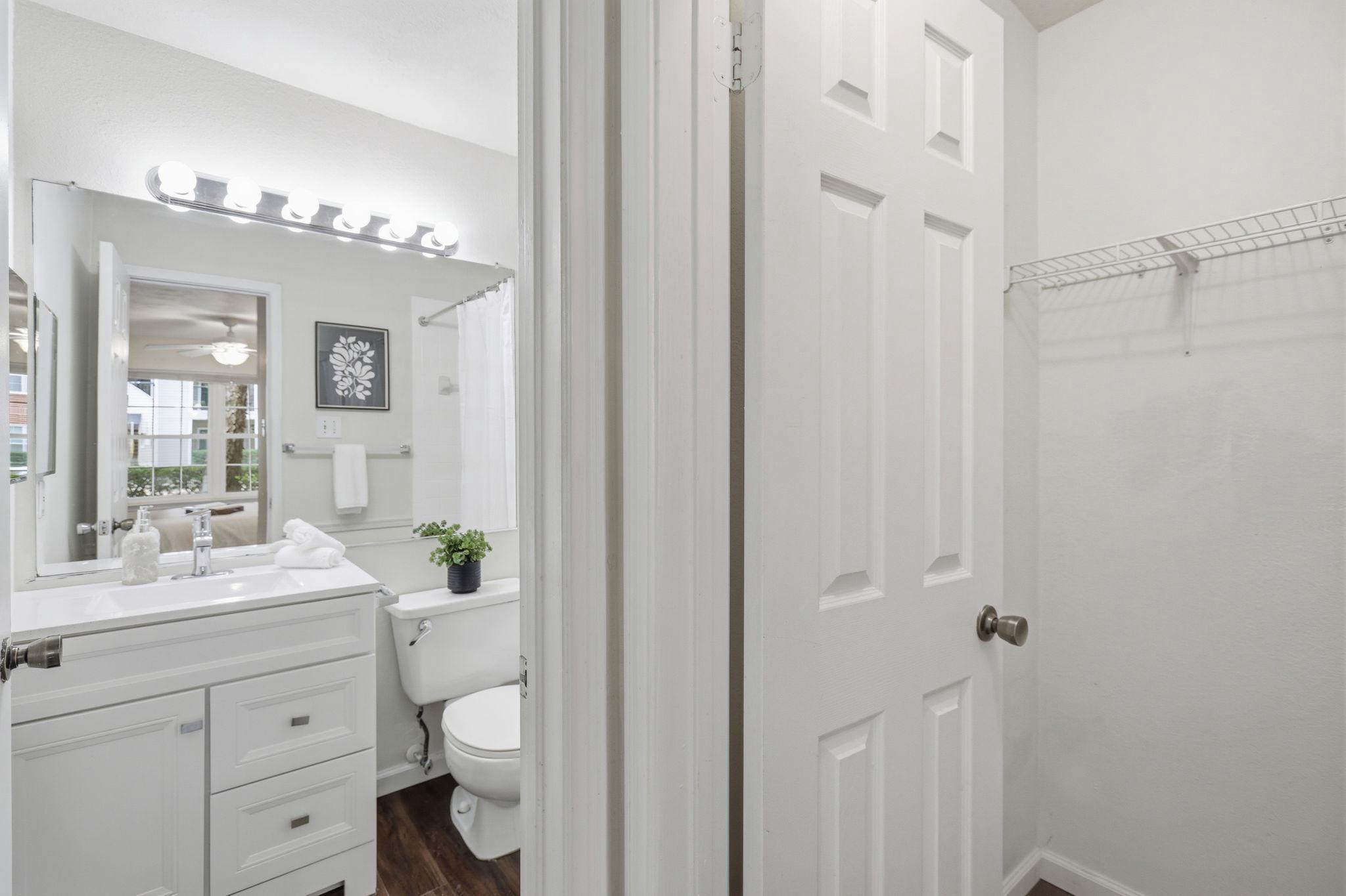  3303 Wyndham Circle, Alexandria, VA, 22302 - 物件實景