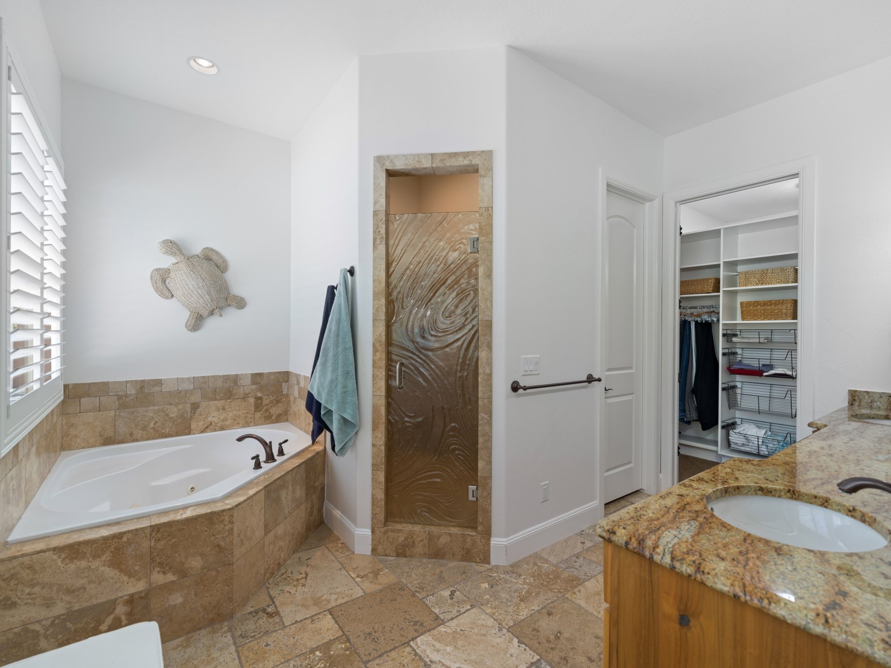  Single-Level Living with Private Pool & Rare 6-Car Garage in Green Springs - 物件實景