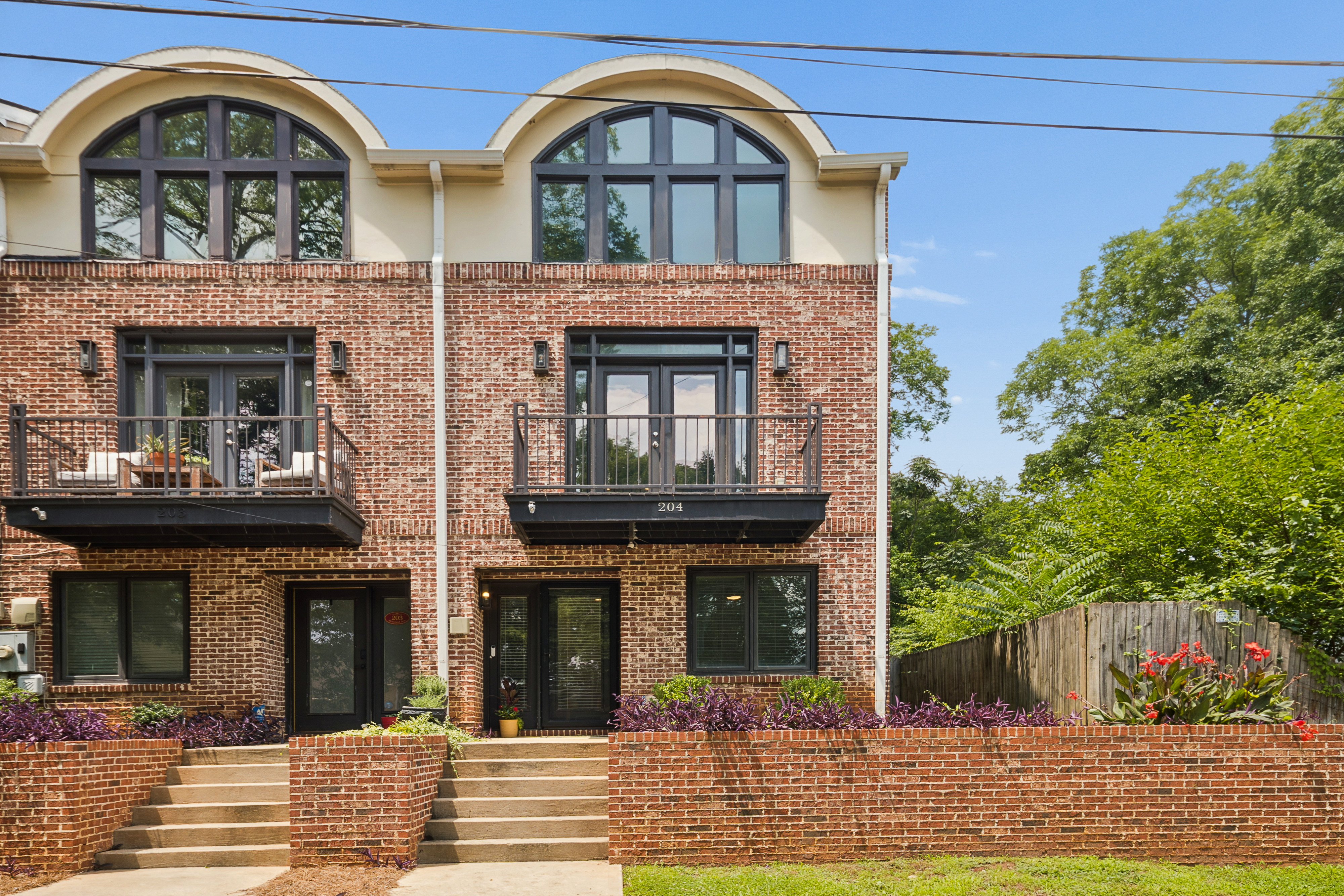  Updated, End-Unit Townhome in the Heart of Edgewood - 物件實景