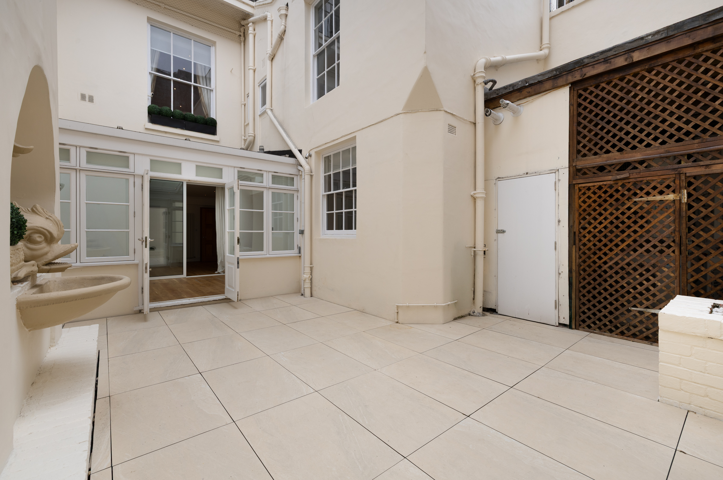  A Grand Garden Apartment on Eaton Place - 物件實景