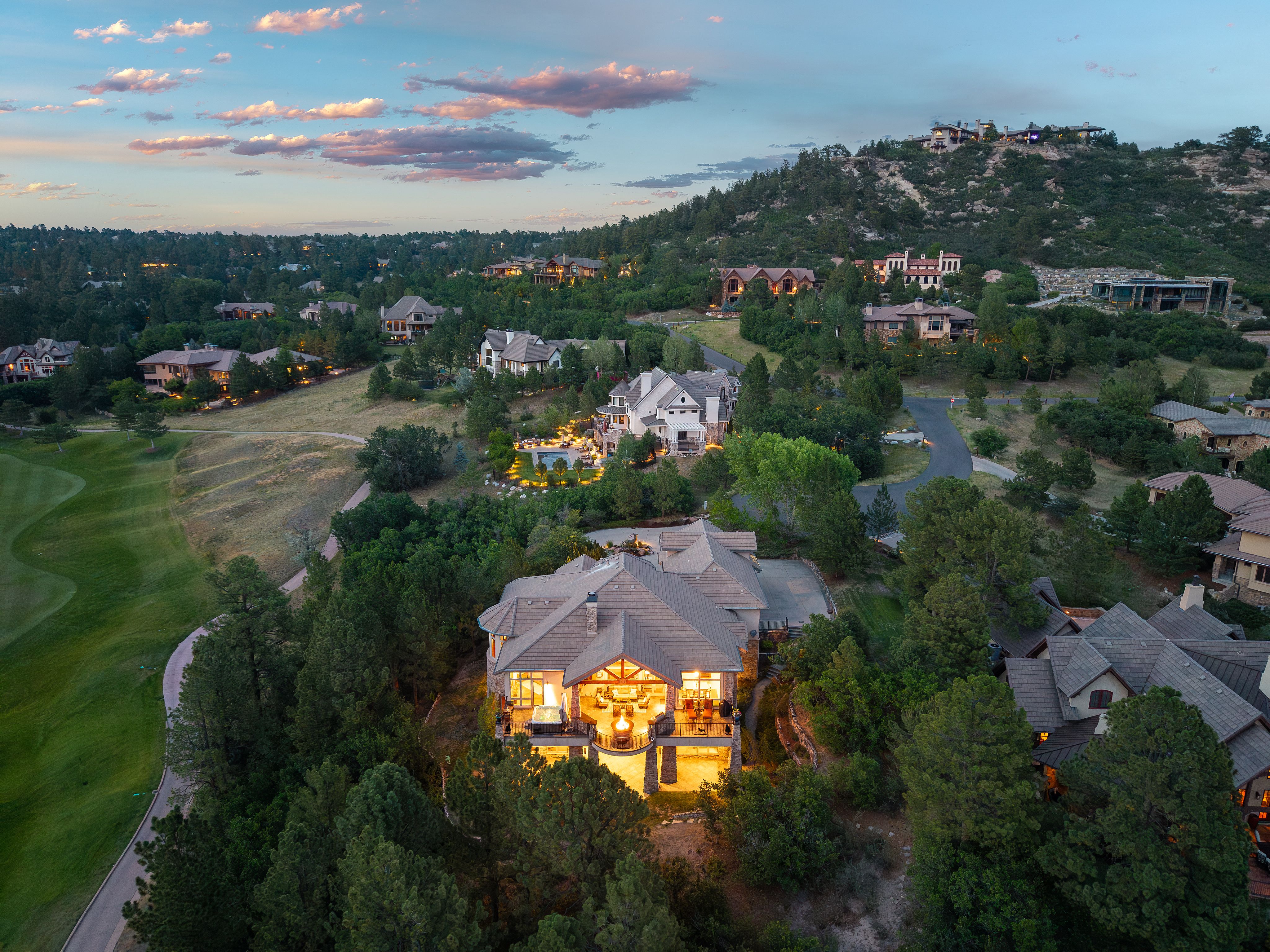  Tucked away on a quiet cul-de-sac in coveted Castle Pines Village - 物件實景