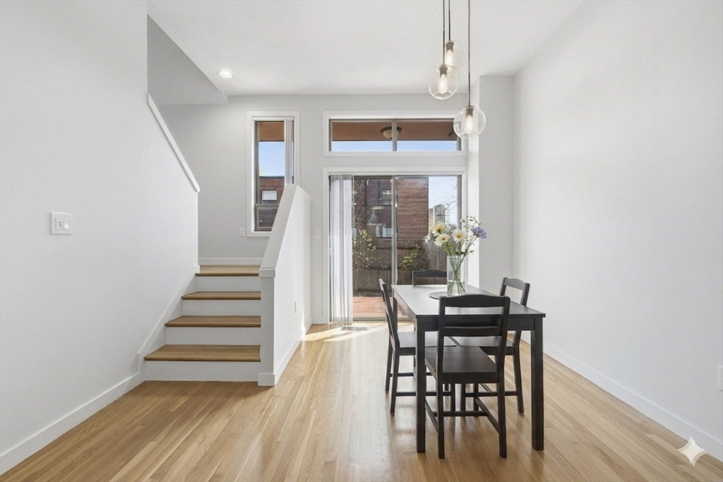 Cambridge, Massachusetts, 02138, United States, 3 Bedrooms Bedrooms, ,3 BathroomsBathrooms,Residential,For Sale,2040647