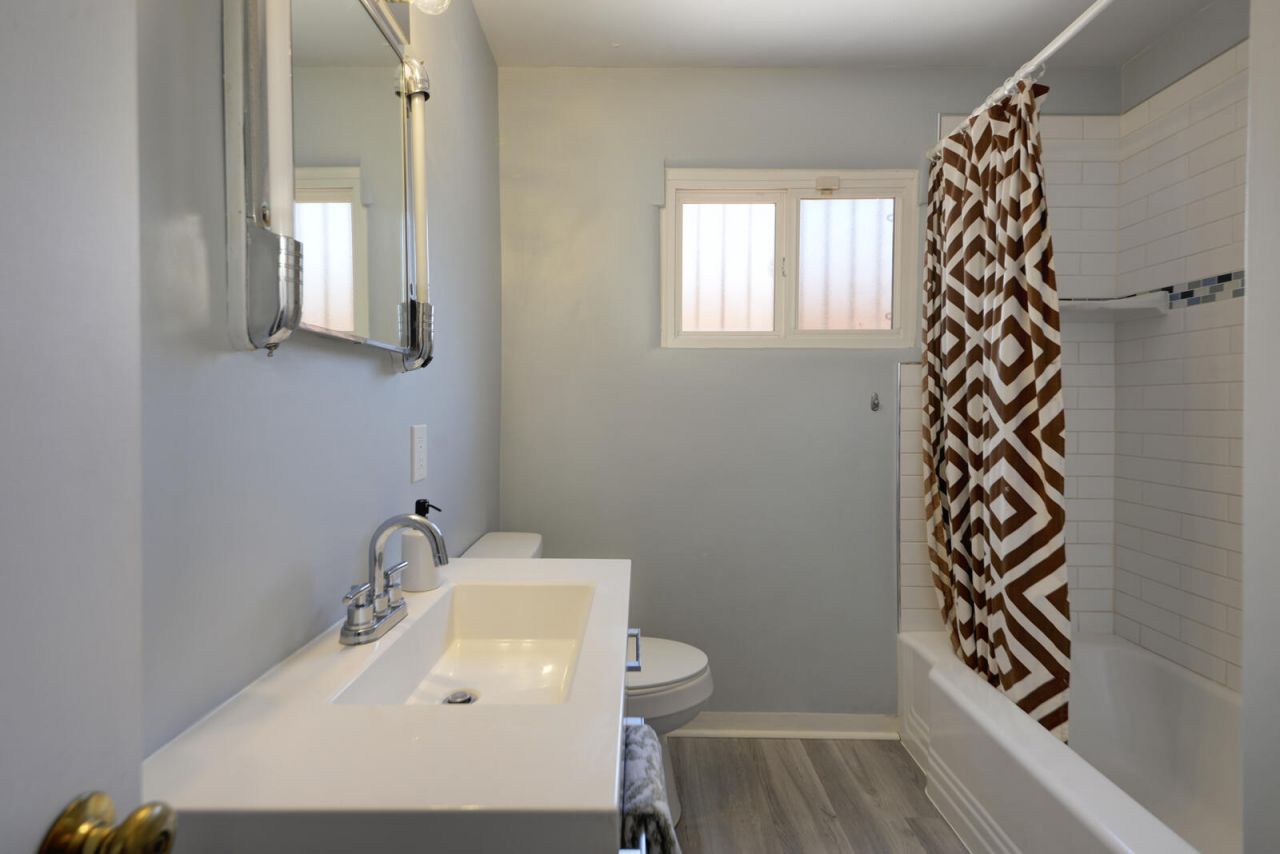 Albuquerque, New Mexico, 87108, United States, 3 Bedrooms Bedrooms, ,4 BathroomsBathrooms,Residential,For Sale,1903433