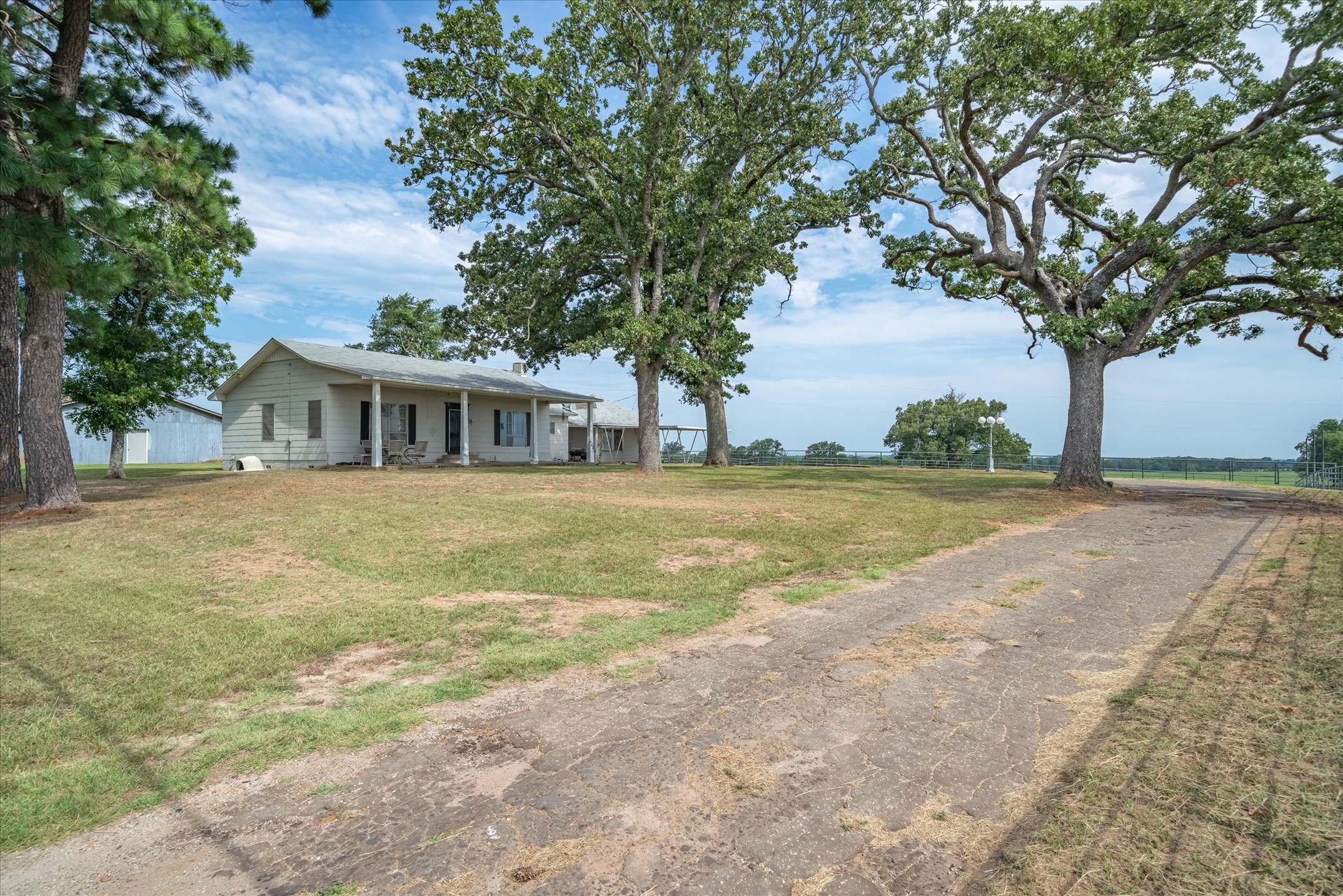 9208 FM 17, Grand Saline, Texas, 75140, United States, 5 Bedrooms Bedrooms, ,6 BathroomsBathrooms,Residential,For Sale,9208 FM 17,1317594