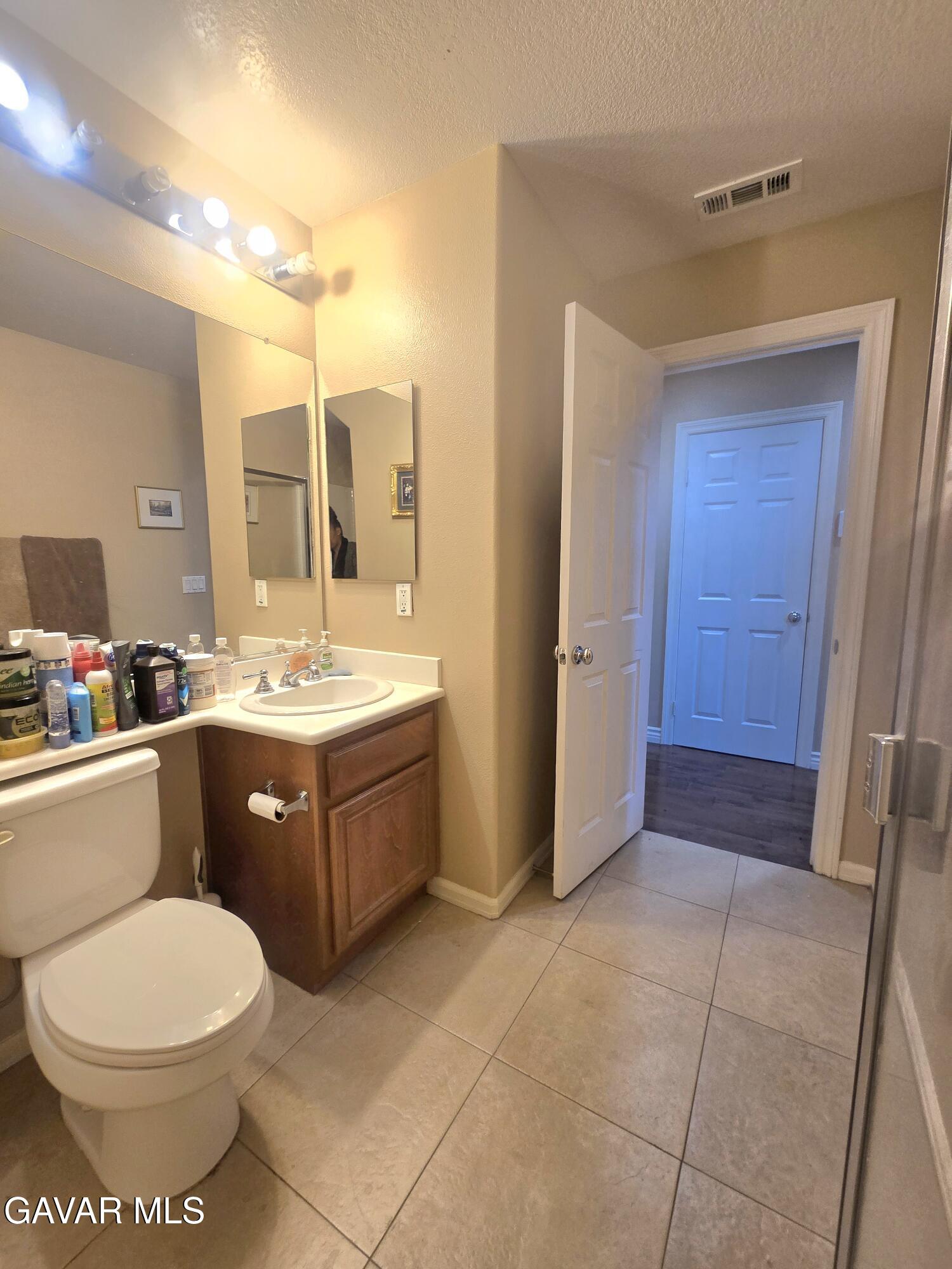 Palmdale, California, 93551, United States, 5 Bedrooms Bedrooms, ,4 BathroomsBathrooms,Residential,For Sale,2002512