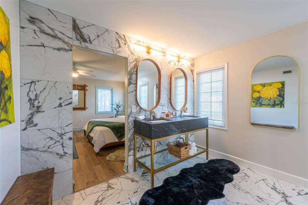 Sarasota, Florida, 34243, United States, 3 Bedrooms Bedrooms, ,4 BathroomsBathrooms,Residential,For Sale,1941793