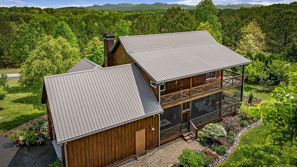 Blairsville, Georgia, 30512, United States, 4 Bedrooms Bedrooms, ,3 BathroomsBathrooms,Residential,For Sale,1876280
