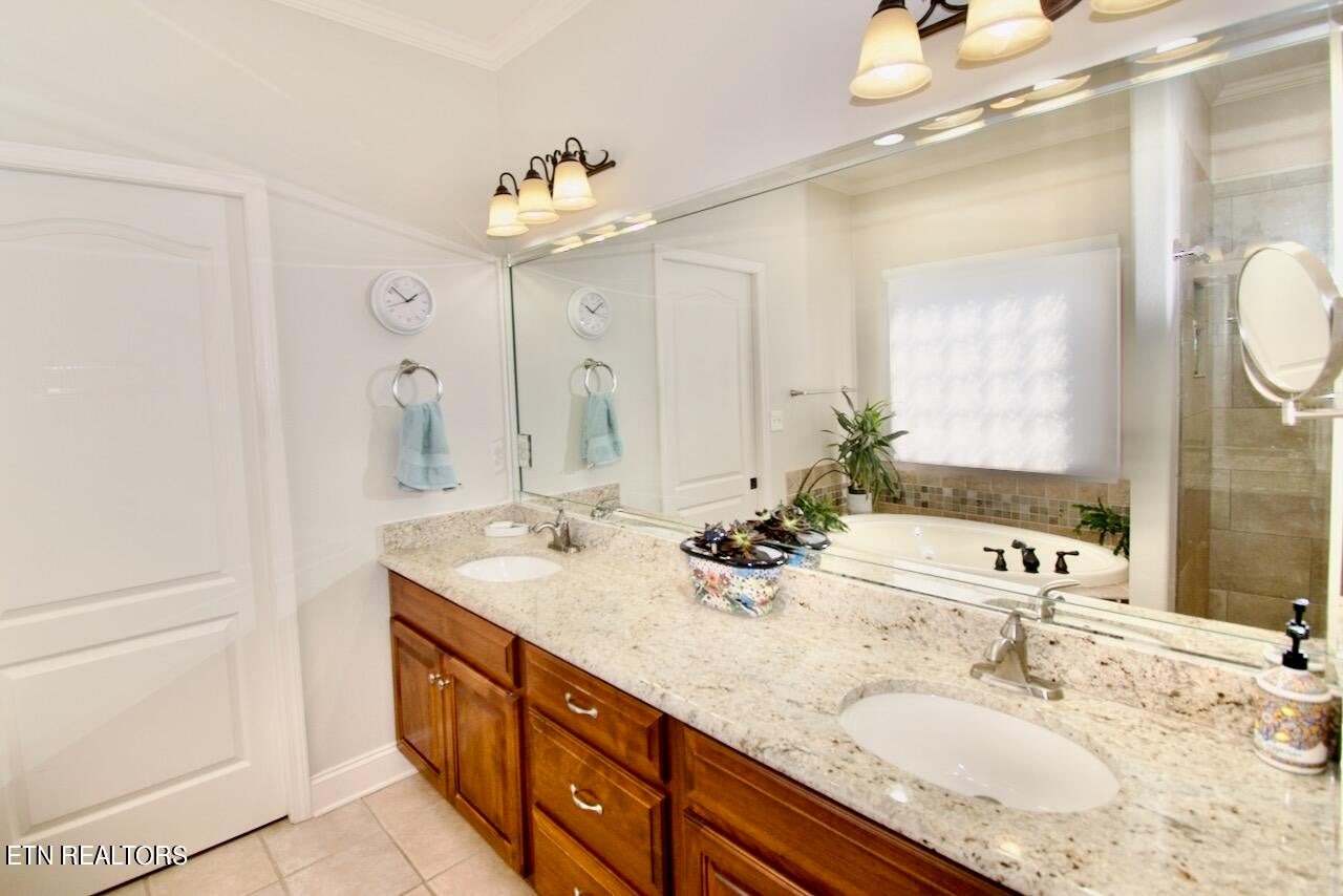 118 Oohleeno Way, Loudon, Tennessee, 37774, United States, 4 Bedrooms Bedrooms, ,3 BathroomsBathrooms,Residential,For Sale,118 Oohleeno Way,1640247