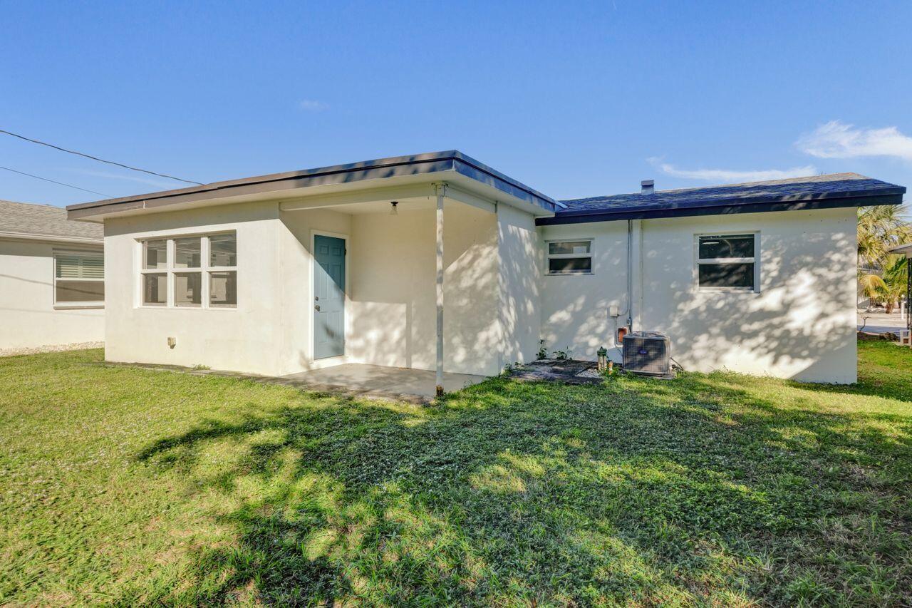 Lake Worth Beach, Florida, 33460, United States, 3 Bedrooms Bedrooms, ,2 BathroomsBathrooms,Residential,For Sale,1992911