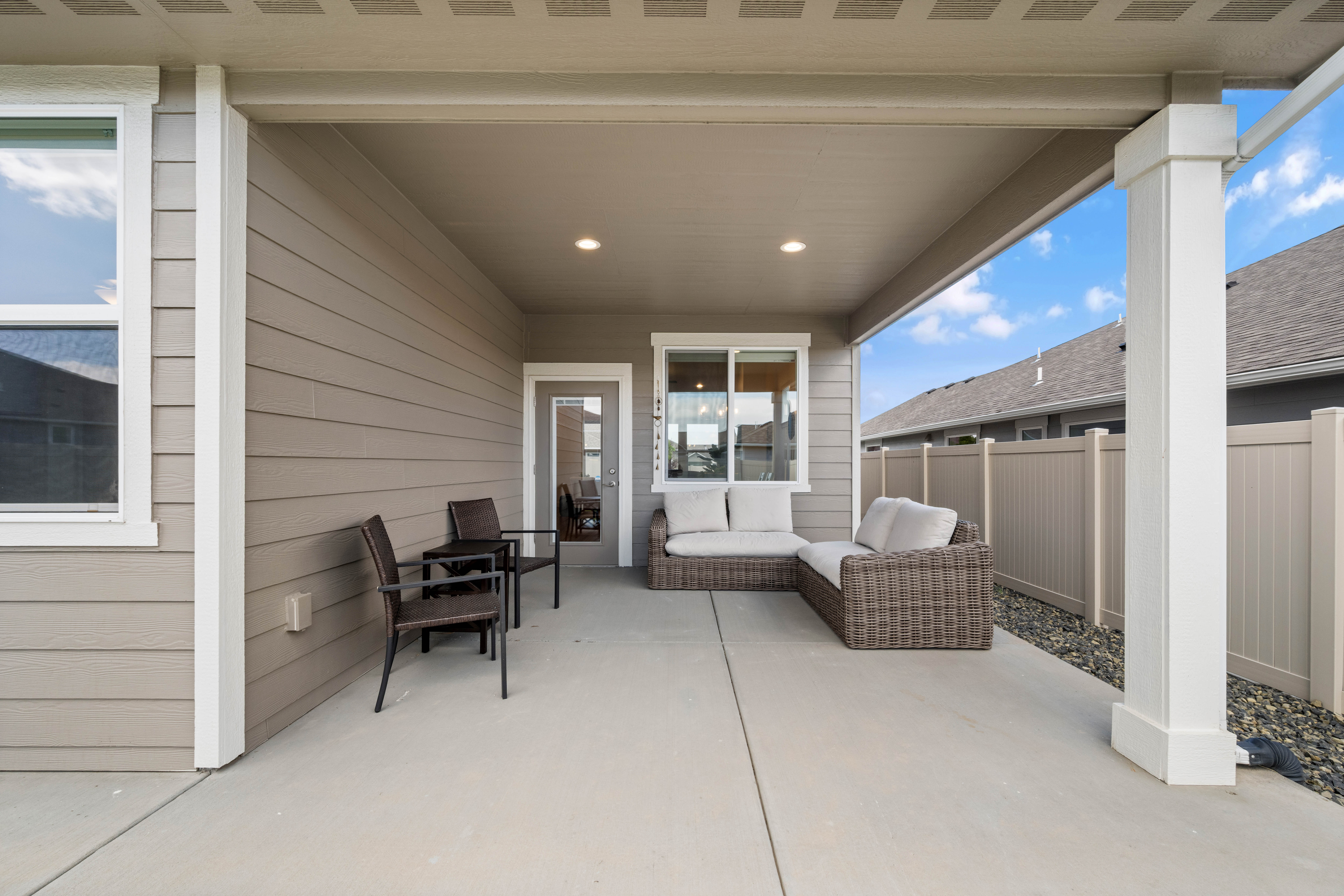  55+ Low Maintenance Living - 物件實景