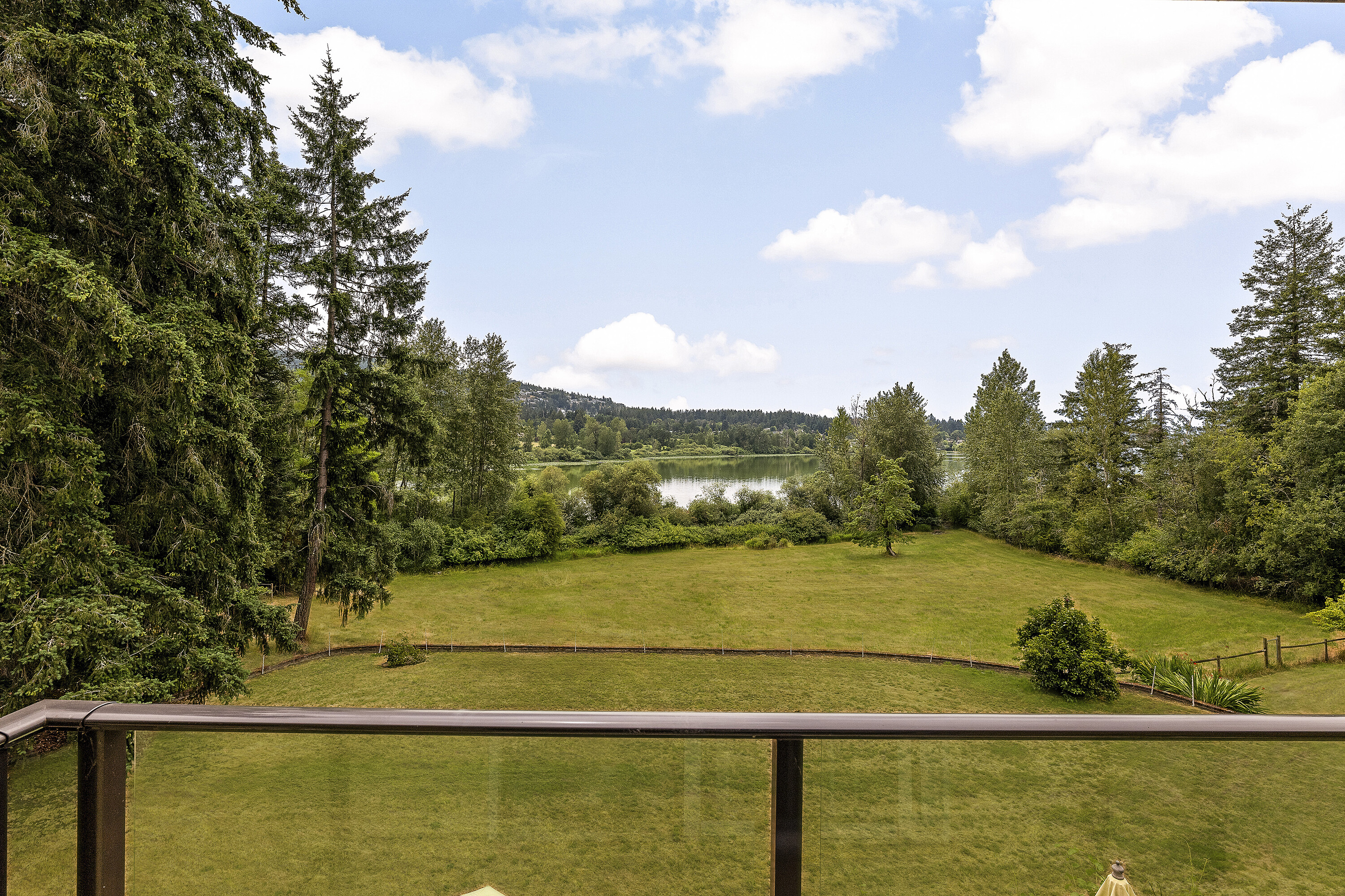  Remarkable Lakefront Estate - 物件實景