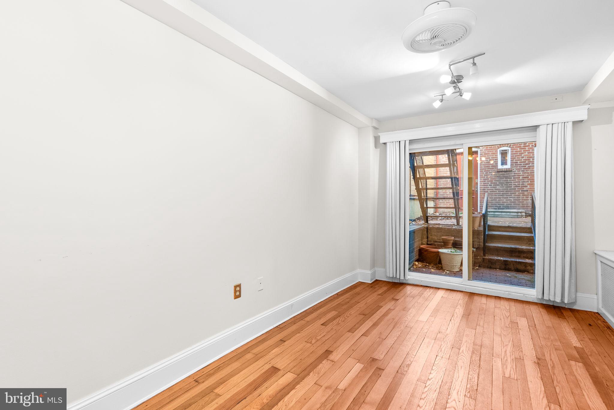 Washington, District of Columbia, 20003, United States, ,Residential,For Sale,1990462