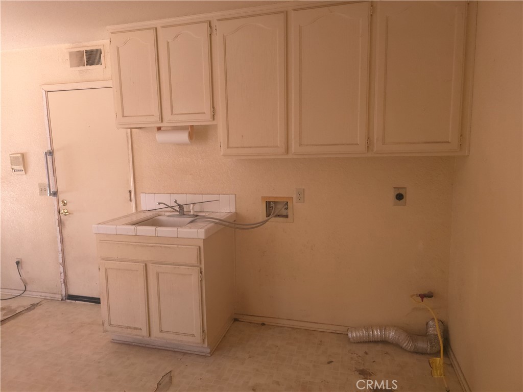 Hemet, California, 92545, United States, 4 Bedrooms Bedrooms, ,3 BathroomsBathrooms,Residential,For Sale,1915367