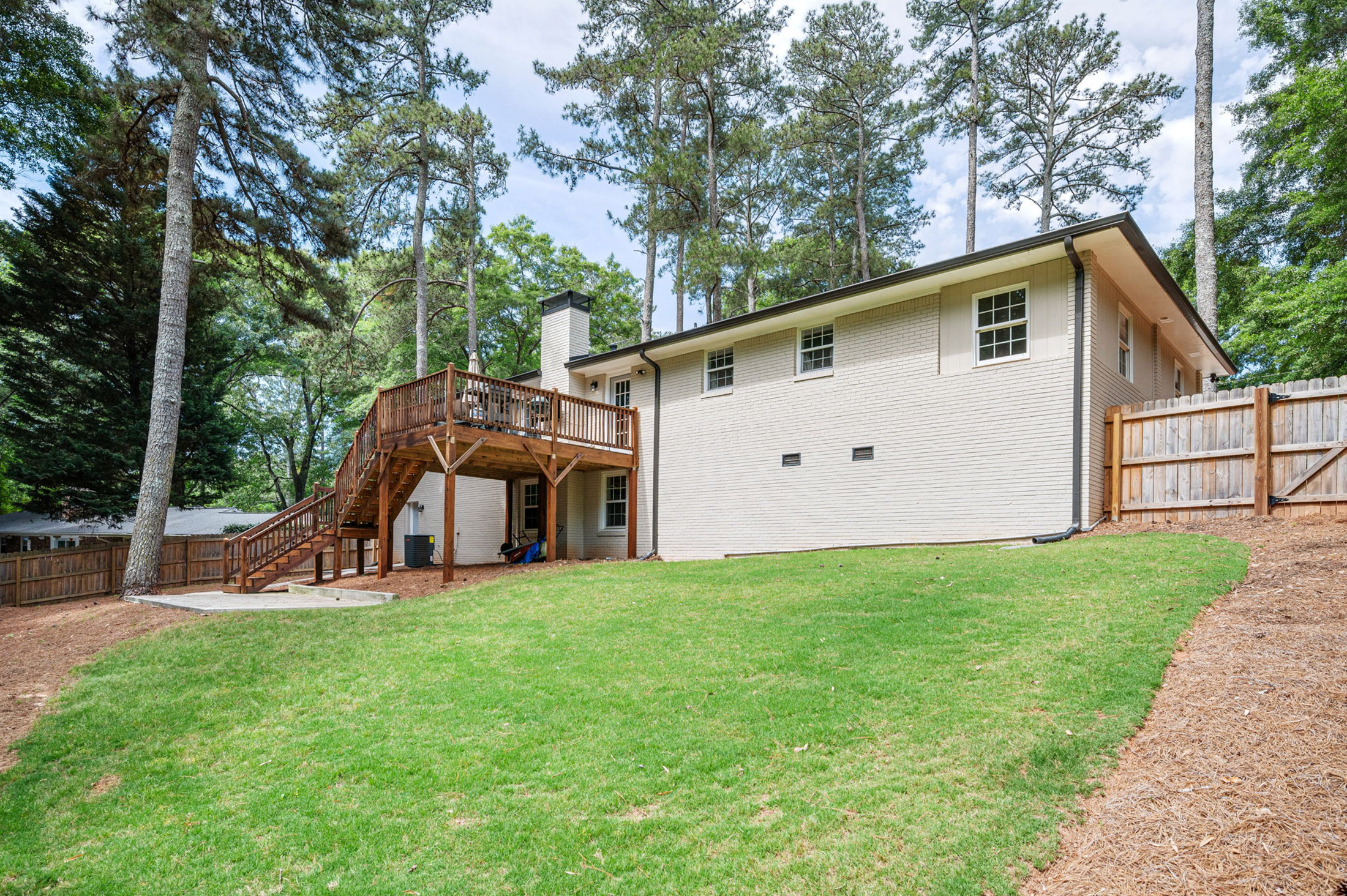  Fully Renovated and Updated Home on Over 0.75 Acre Lot - 物件實景
