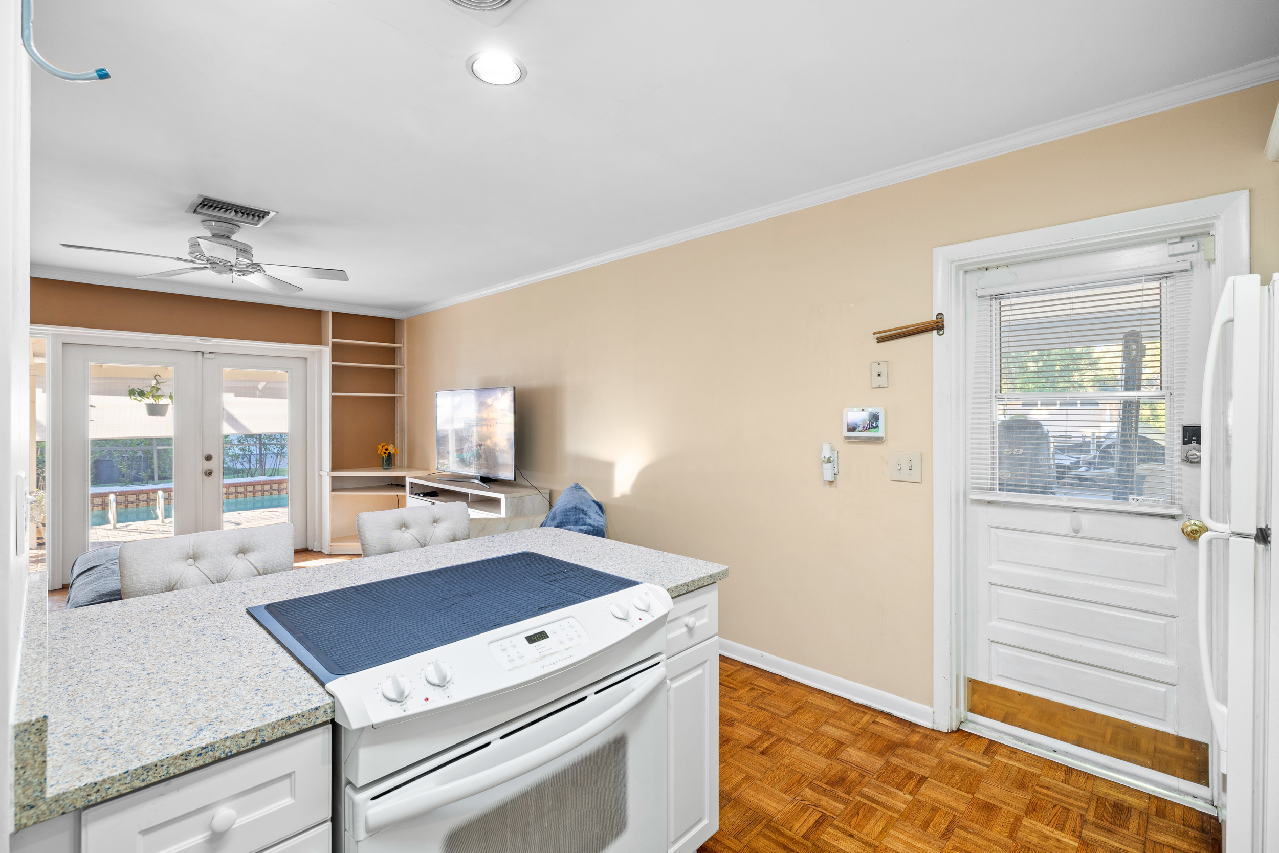 Tampa, Florida, 33618, United States, 3 Bedrooms Bedrooms, ,2 BathroomsBathrooms,Residential,For Sale,1994260