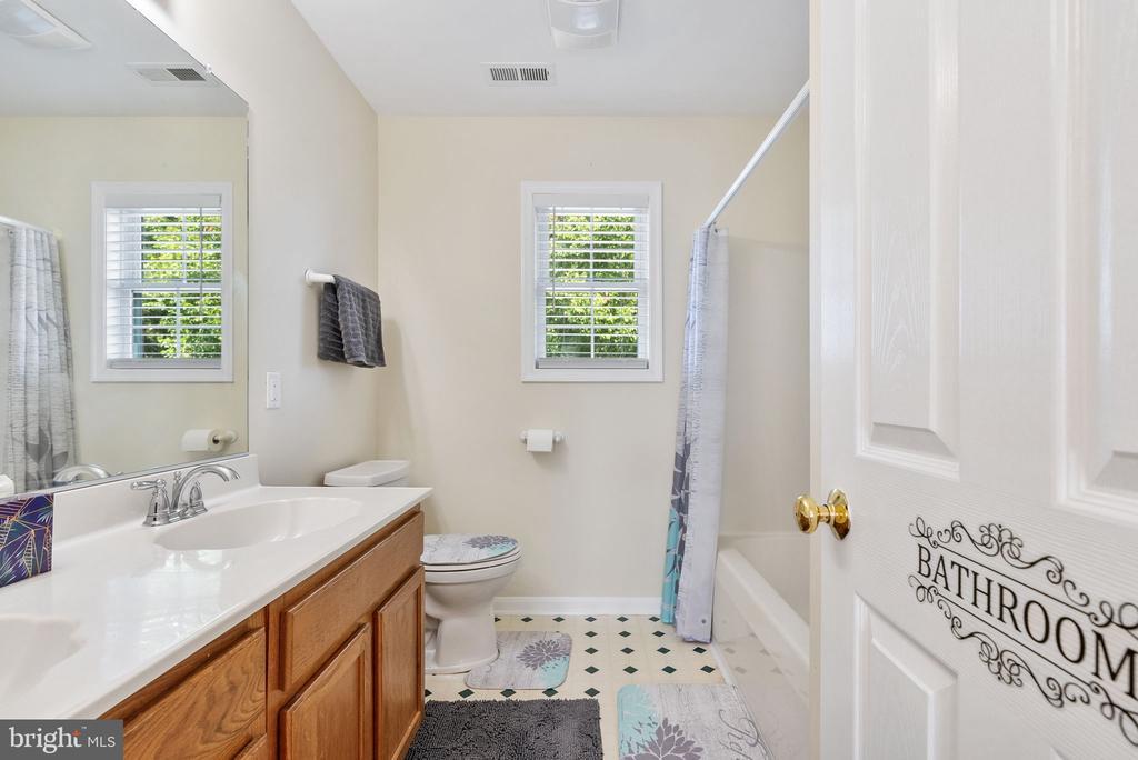 Winchester, Virginia, 22601, United States, 3 Bedrooms Bedrooms, ,3 BathroomsBathrooms,Residential,For Sale,1906316