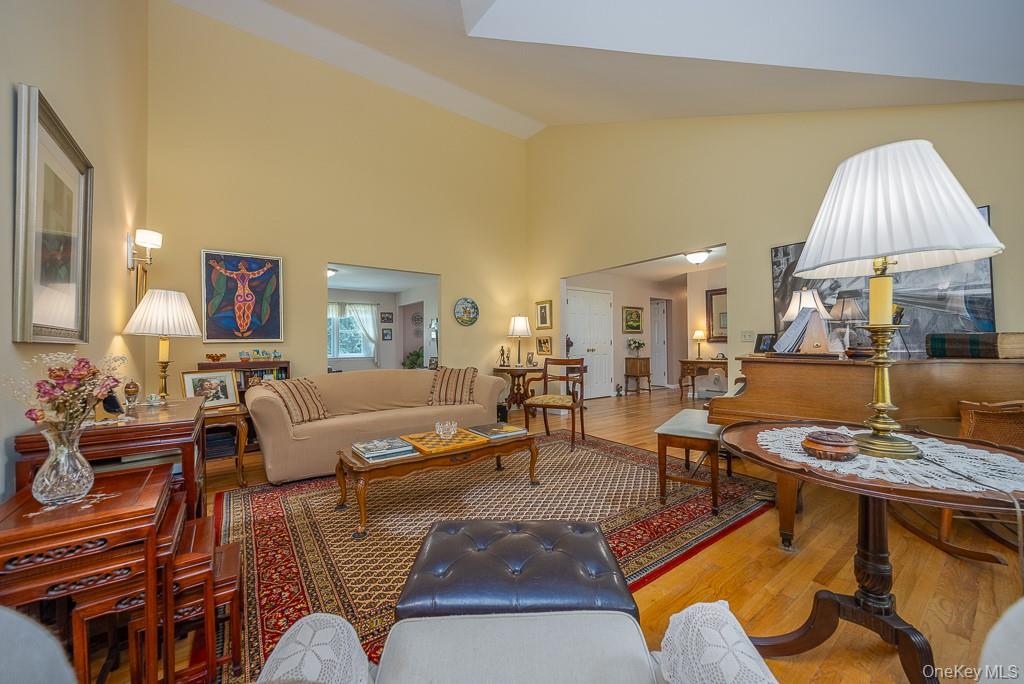 Stony Point, New York, 10980, United States, 5 Bedrooms Bedrooms, ,3 BathroomsBathrooms,Residential,For Sale,1918019