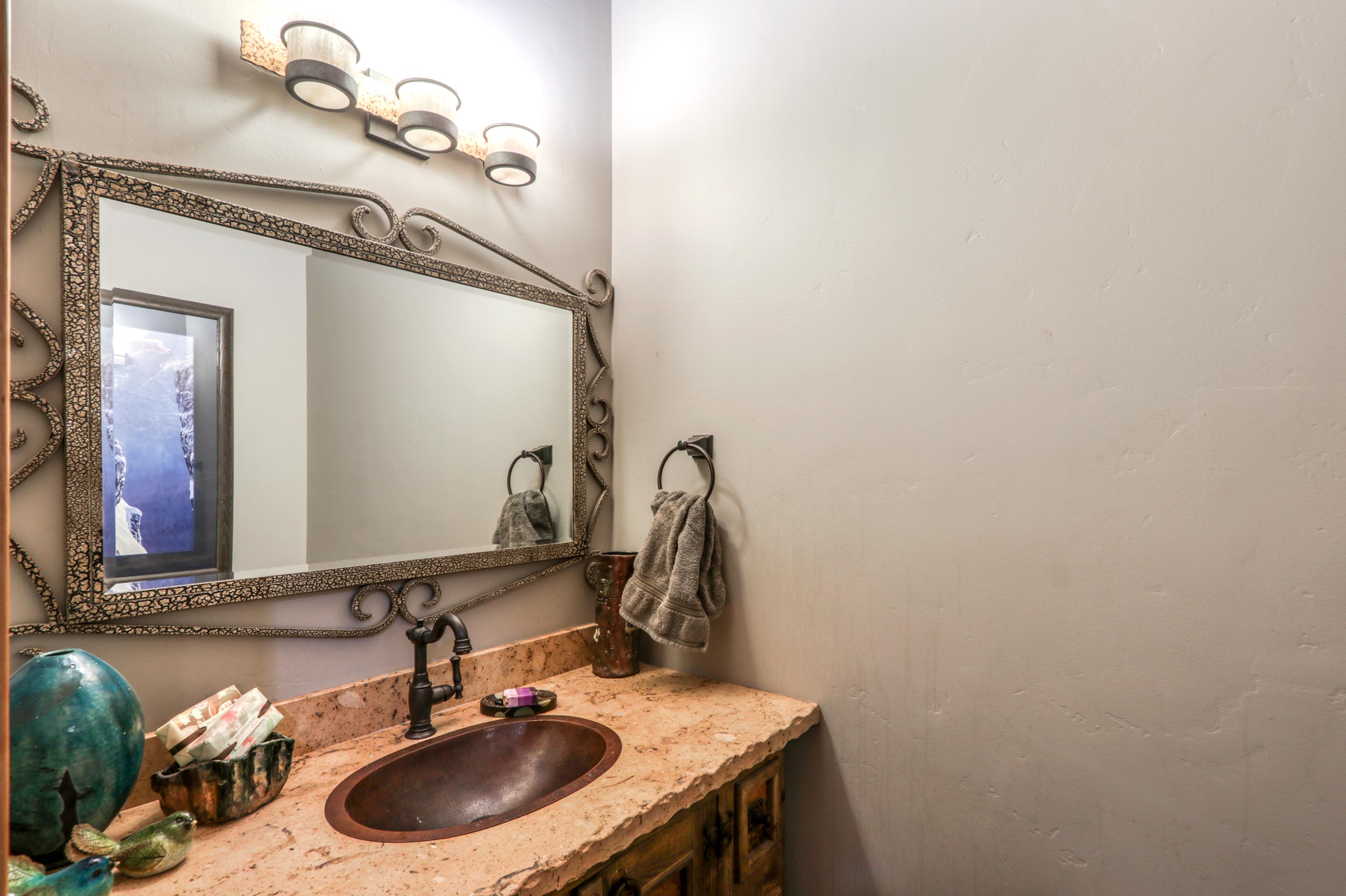 Sandpoint, Idaho, 83864, United States, 2 Bedrooms Bedrooms, ,4 BathroomsBathrooms,Residential,For Sale,1806623