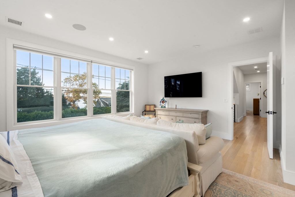 Marion, Massachusetts, 02738, United States, 3 Bedrooms Bedrooms, ,5 BathroomsBathrooms,Residential,For Sale,1987501