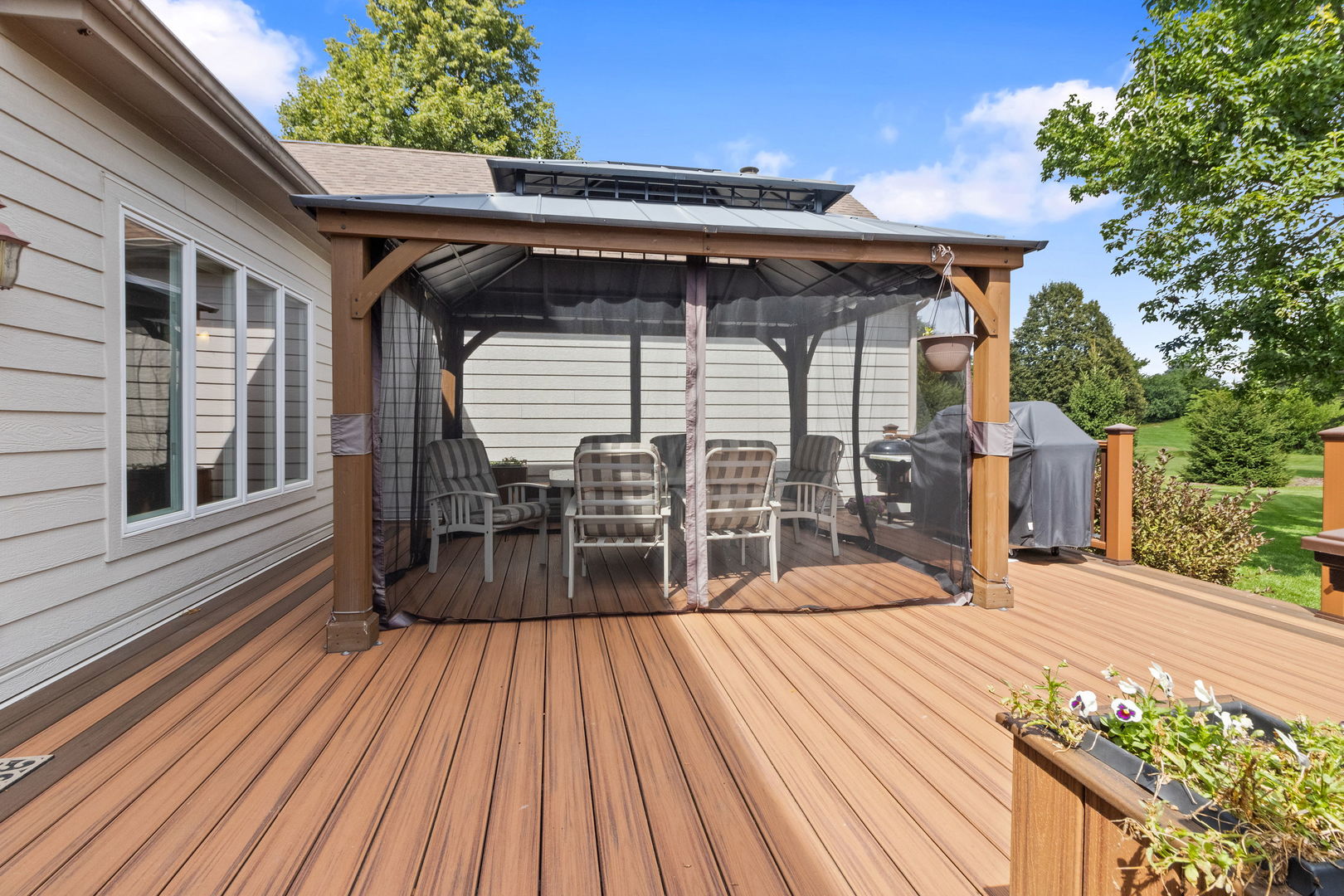 Shorewood, Illinois, 60404, United States, 4 Bedrooms Bedrooms, ,4 BathroomsBathrooms,Residential,For Sale,1971315