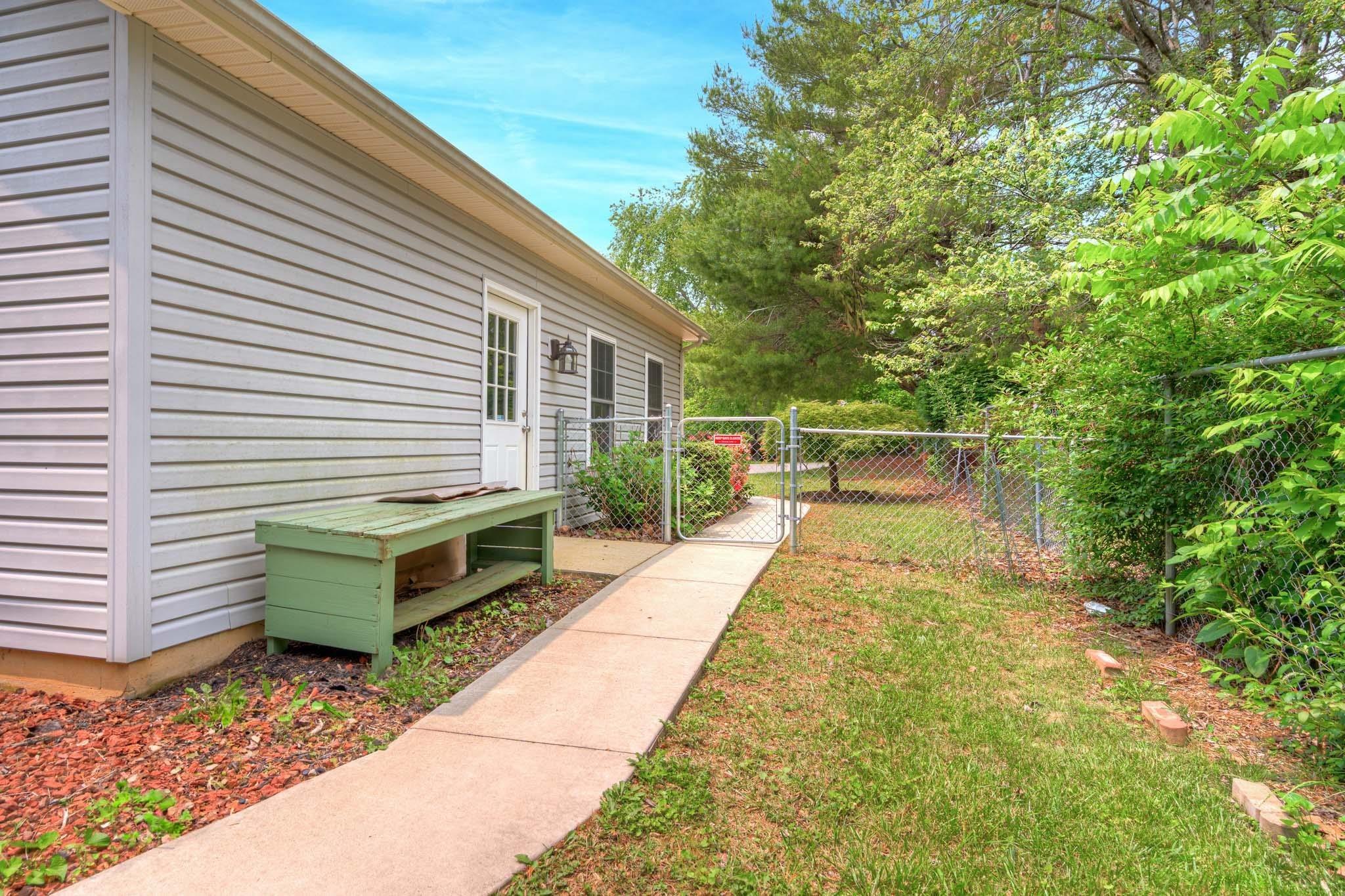 Blacksburg, Virginia, 24060, United States, 4 Bedrooms Bedrooms, ,3 BathroomsBathrooms,Residential,For Sale,1847433
