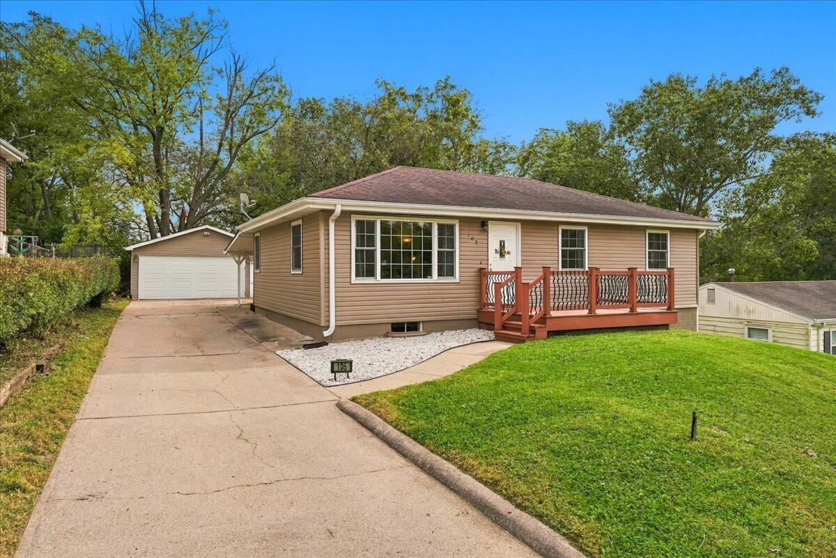 Louise Ave, Glenwood, IA 51534